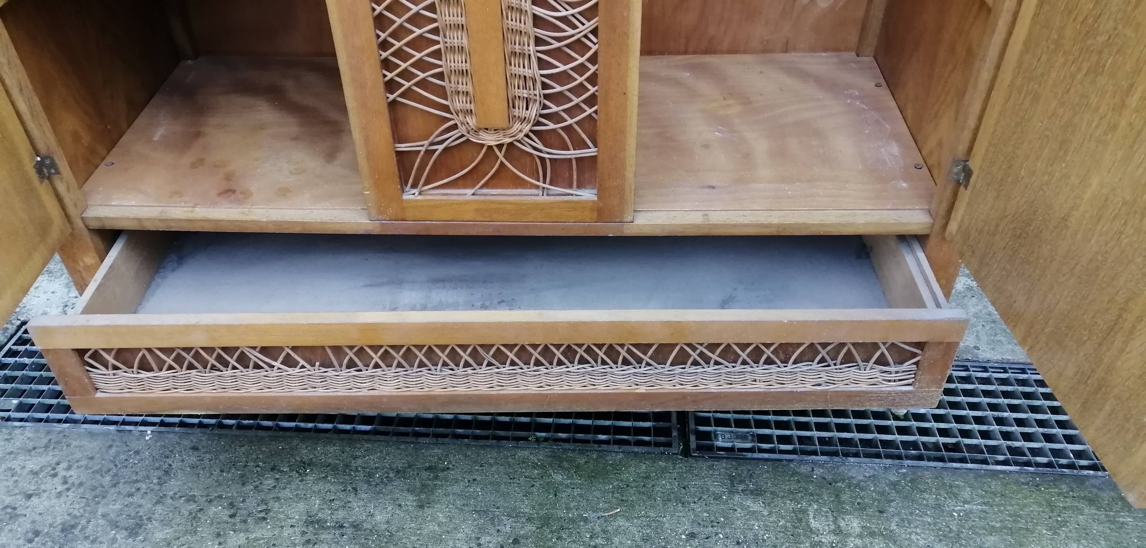 Wardrobe in China and rattan braces 60/70