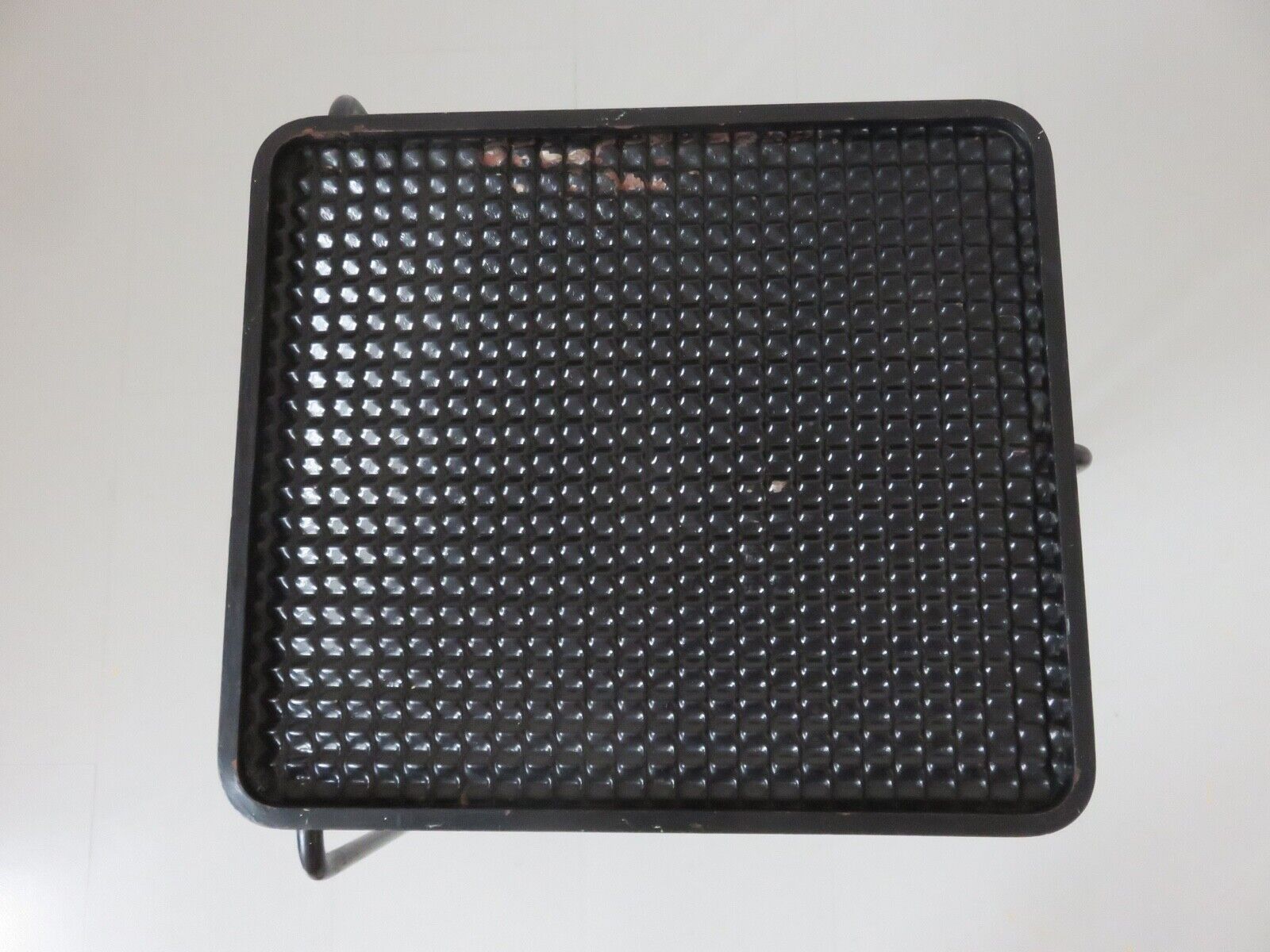 Tripod table submitted by Mathieu Mategot 1953