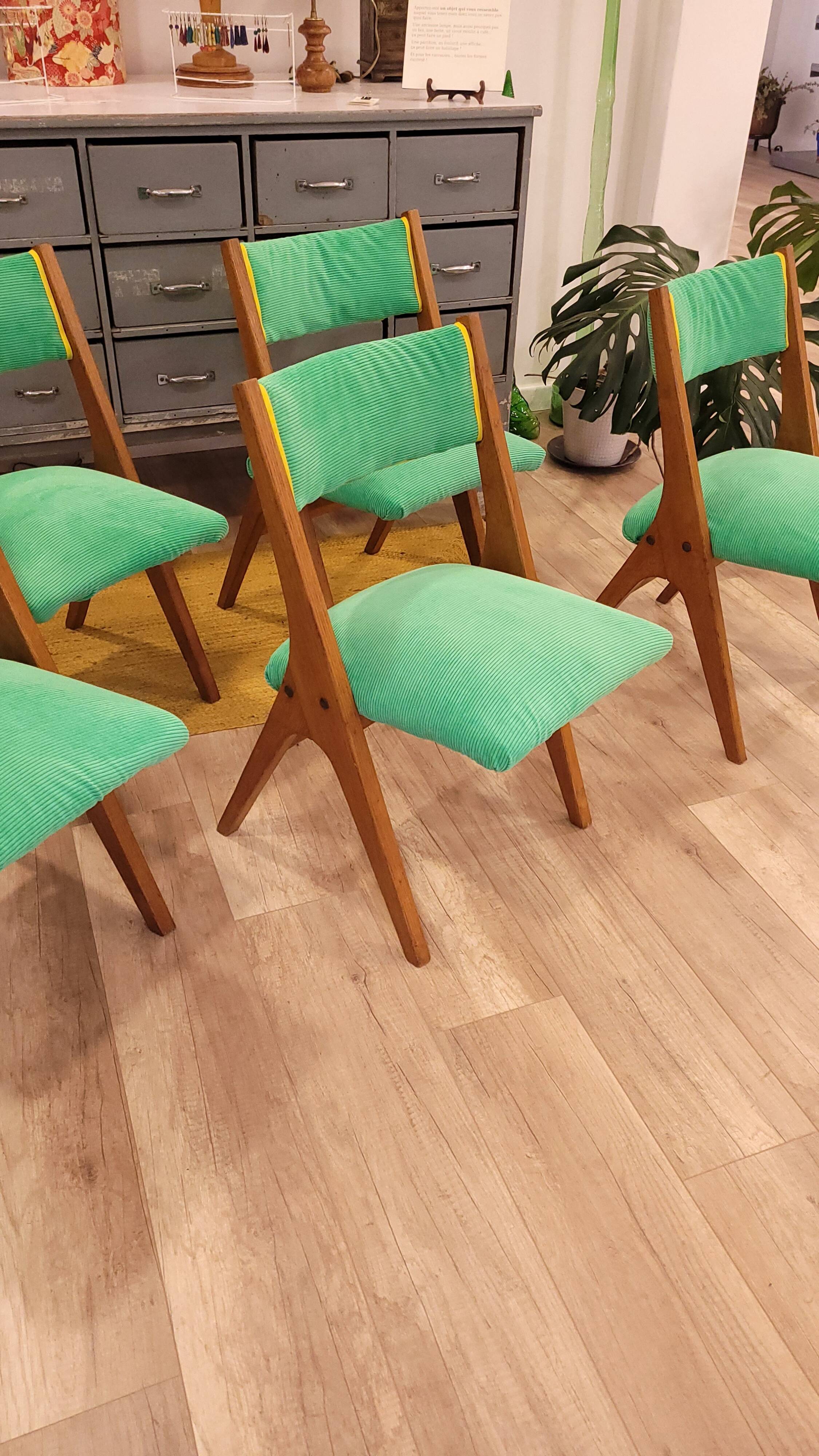 5 chaises pieds compas