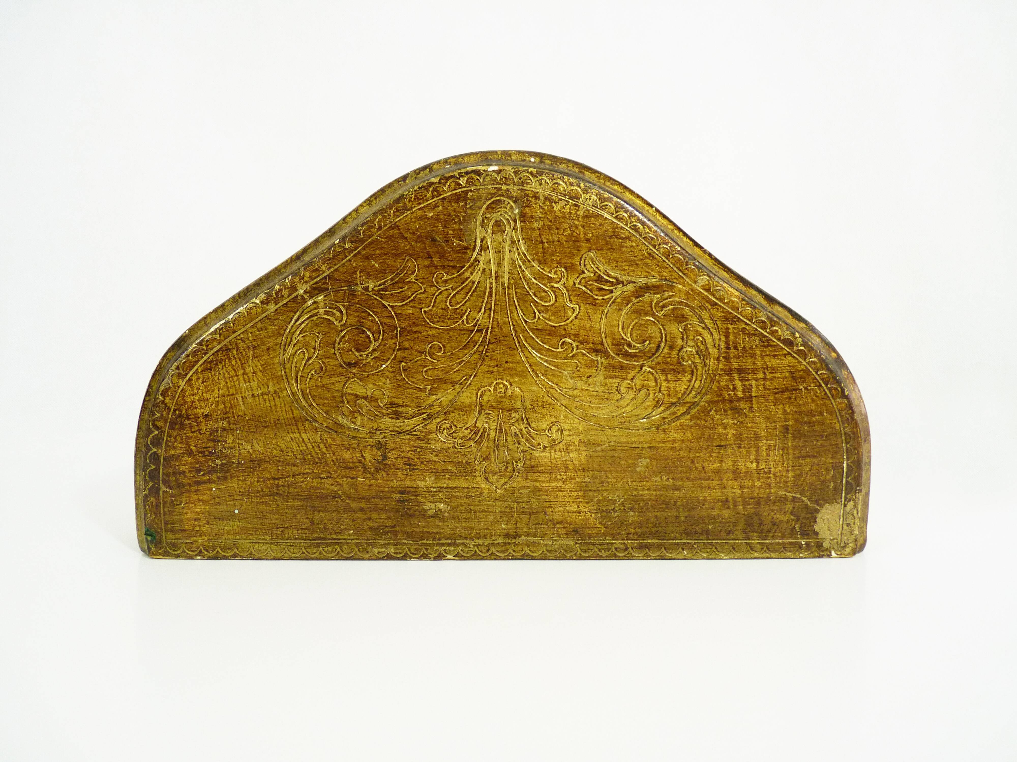 Vintage Florentine console in hand-painted and gilded wood. Year 50