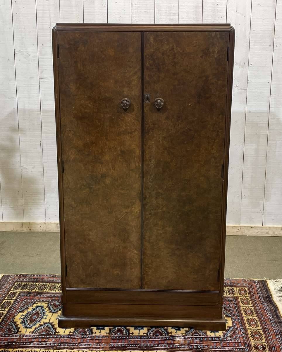 Small English Art Deco student wardrobe in walnut from the 1950s.