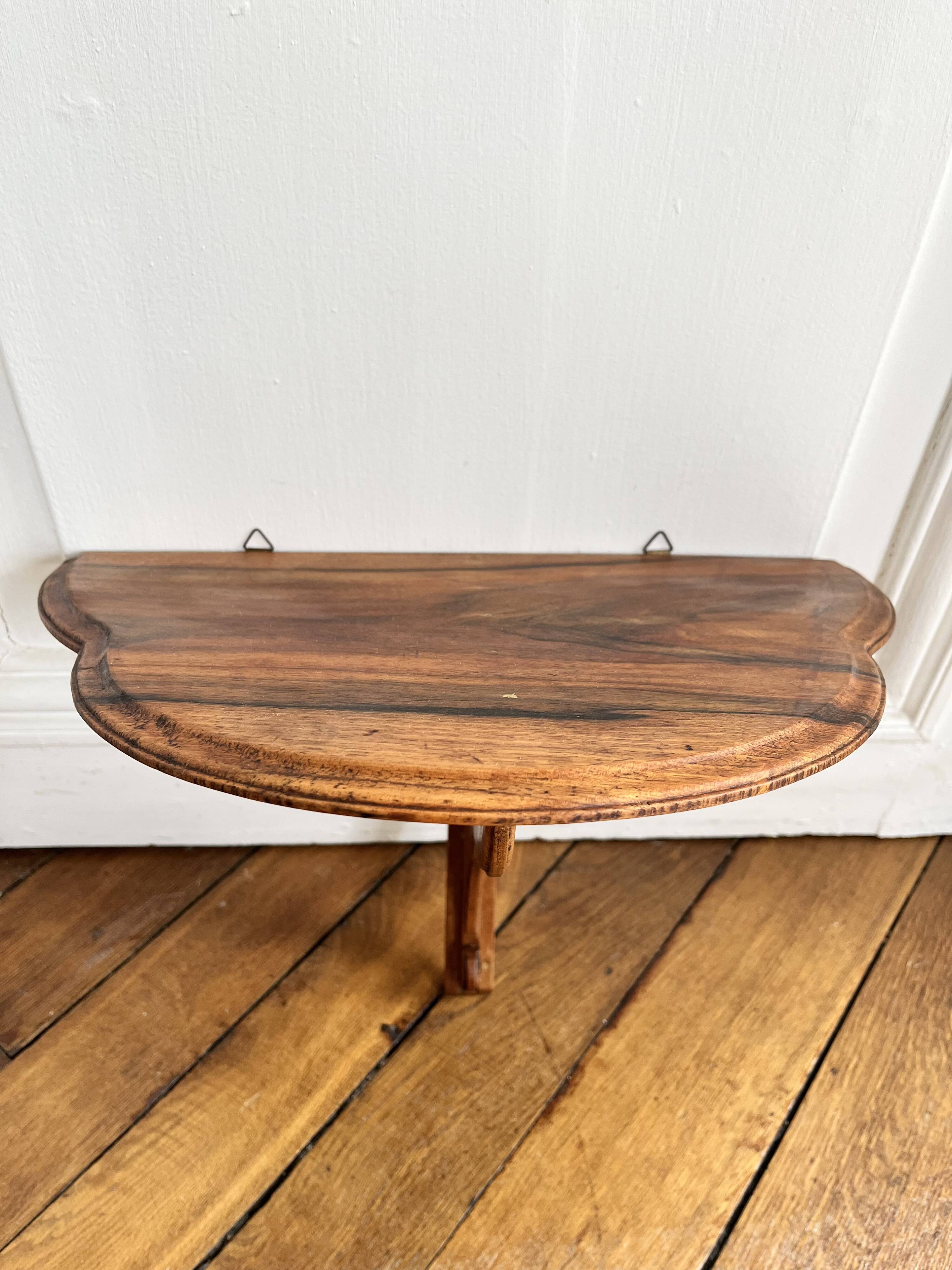 Curved wall console shelf