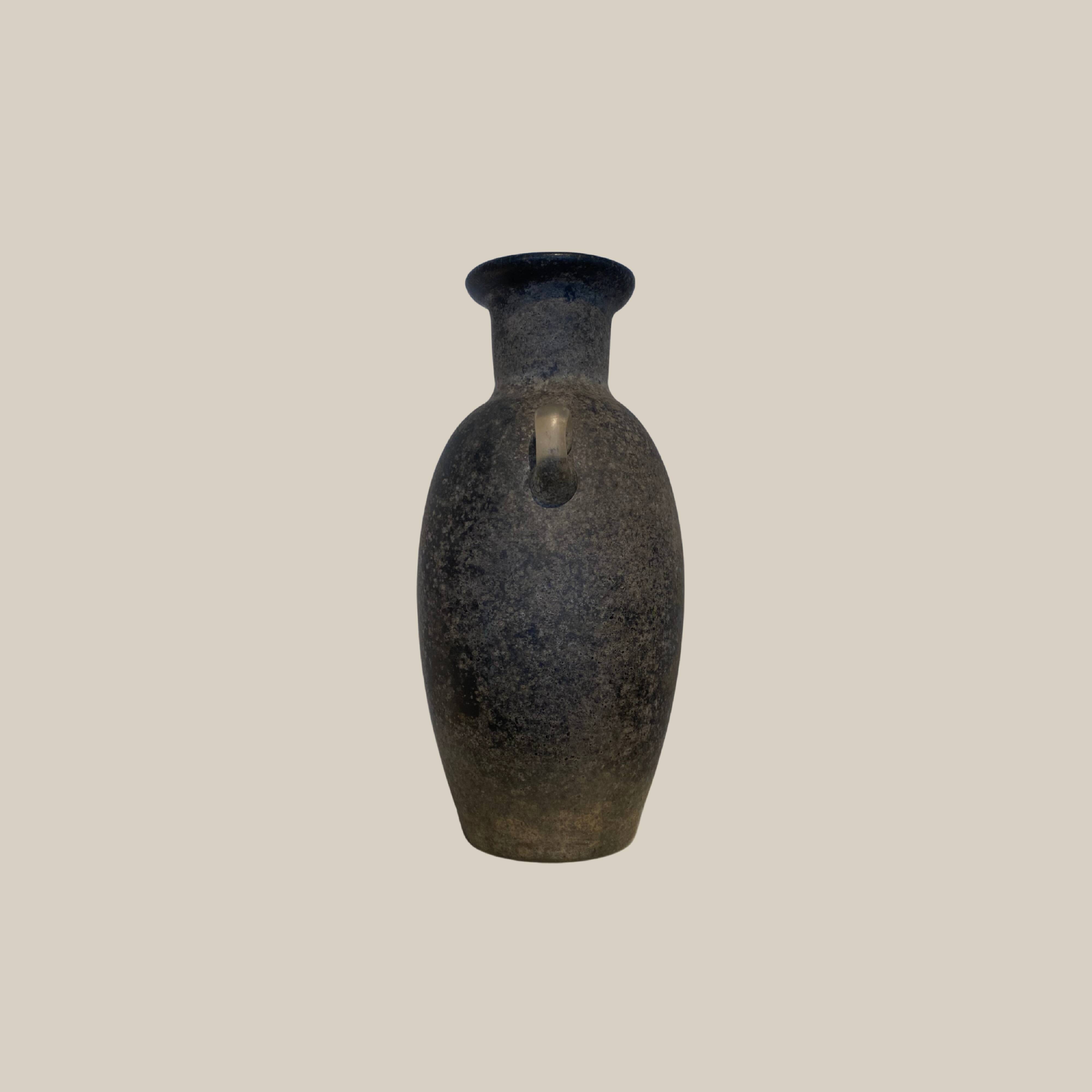 Vase en verre à scavo