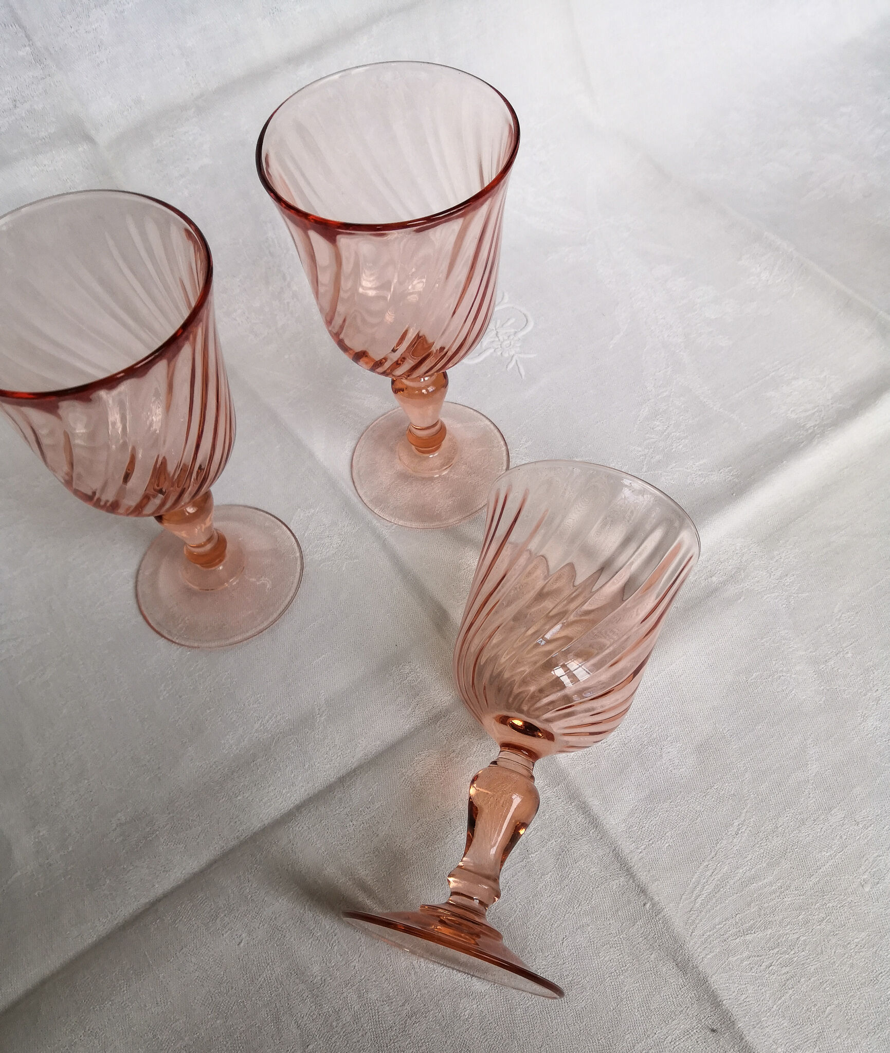 6 pink-footed glasses