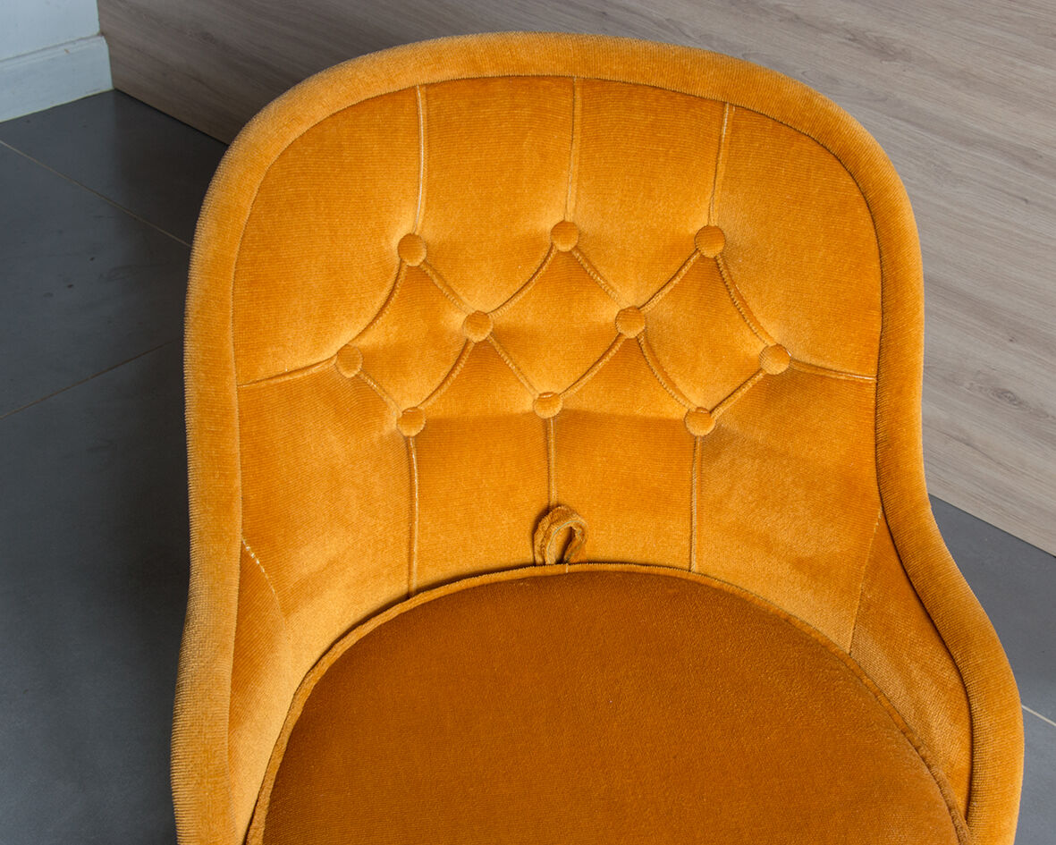 Apricot toad armchair