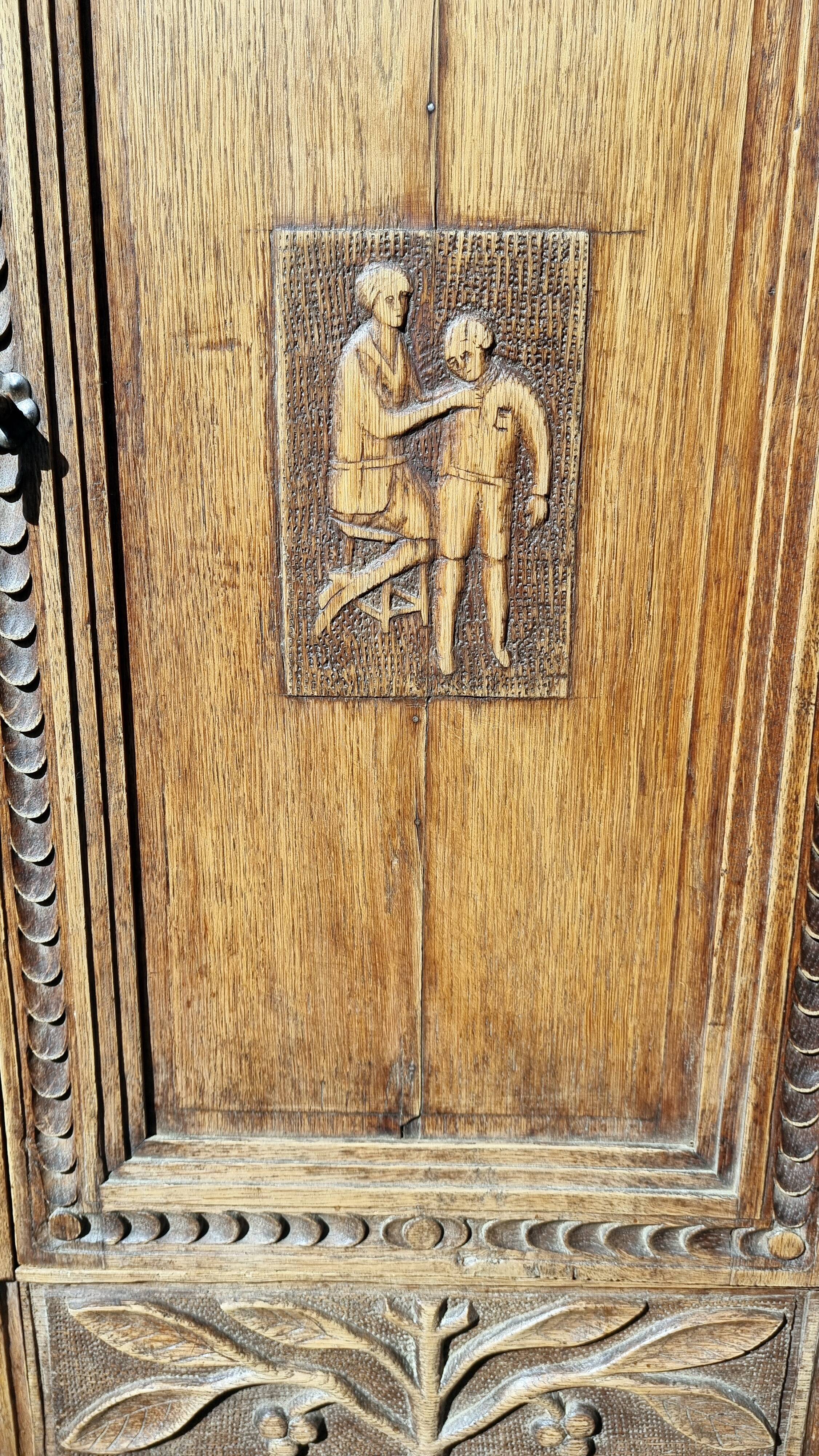 Small piece of furniture with 1 door, old oak jam cupboard