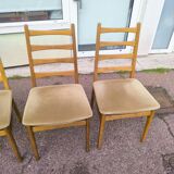 Set of 4 Scandinavian chairs in wood and fabric.