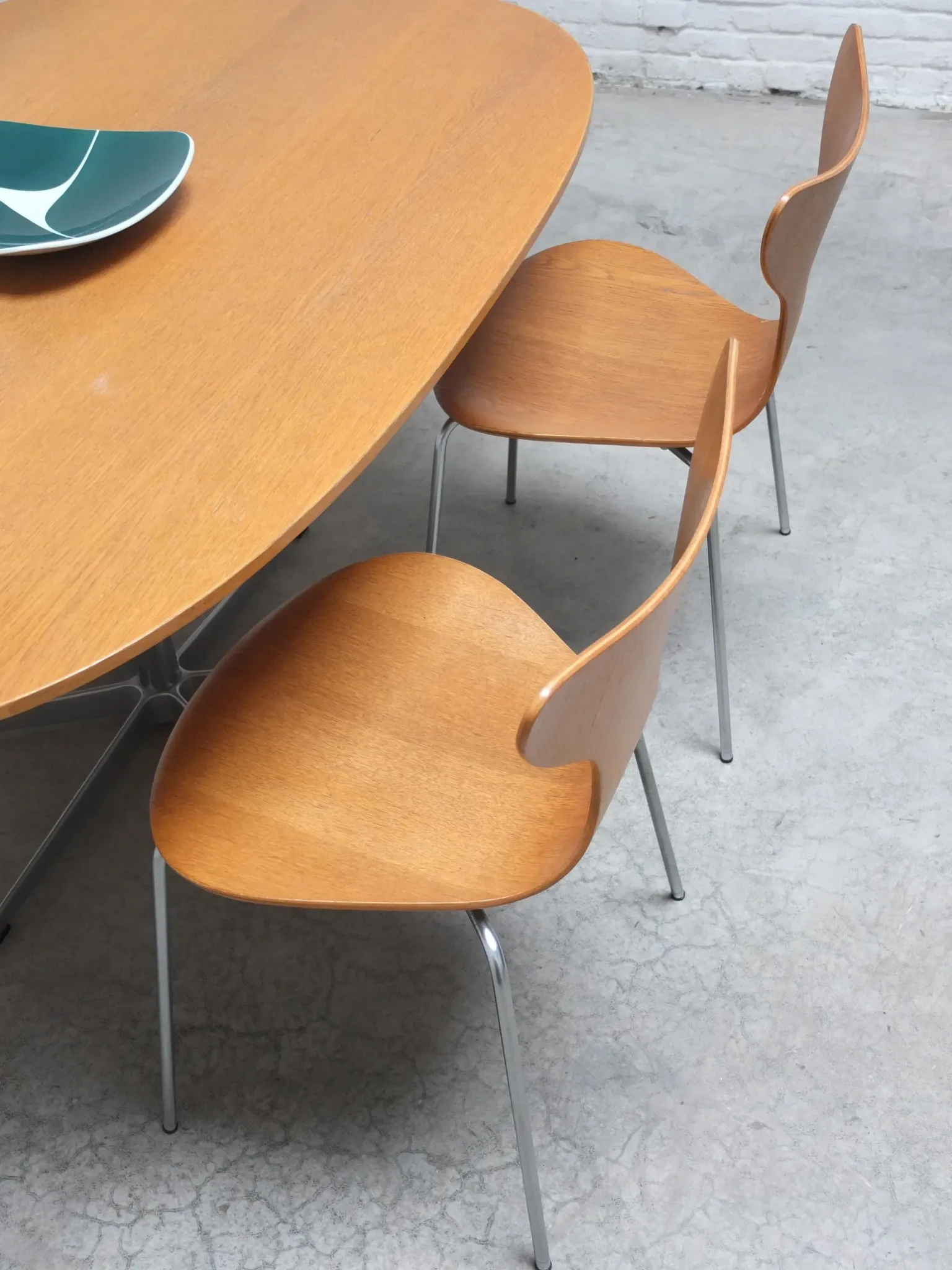 'Superellipse' pedestal table in oak by Arne Jacobsen for Fritz Hansen, 1981