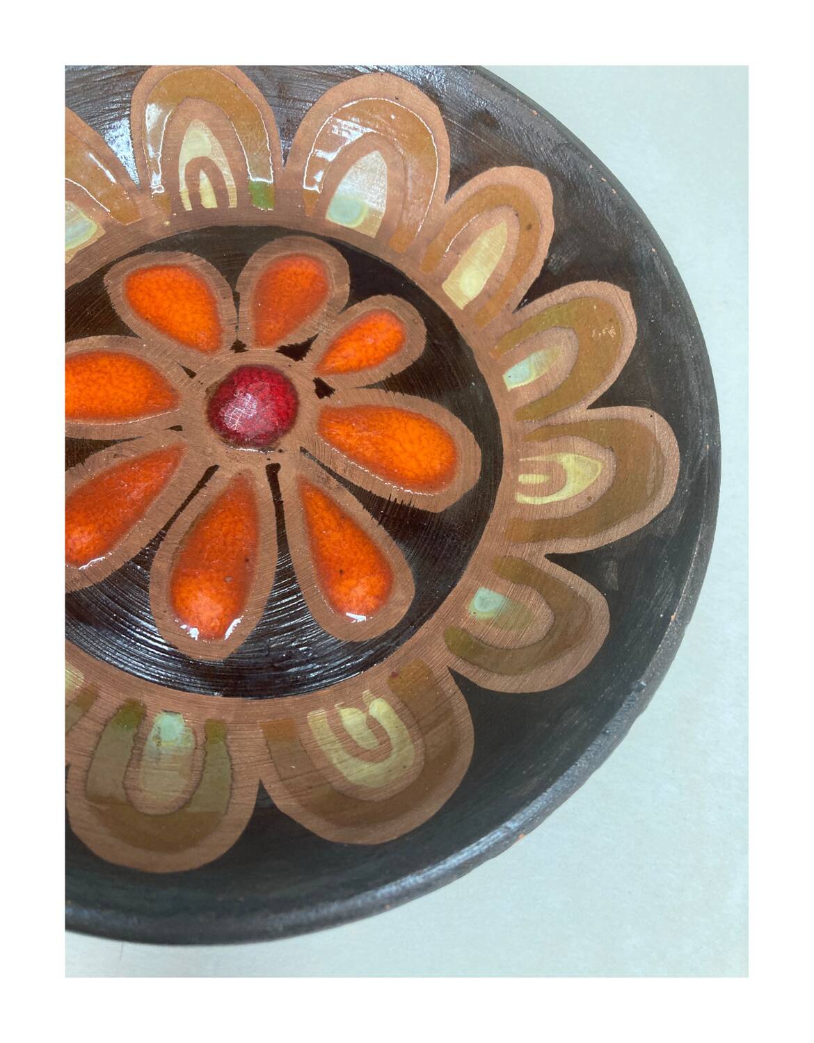 Ceramic pocket emptier