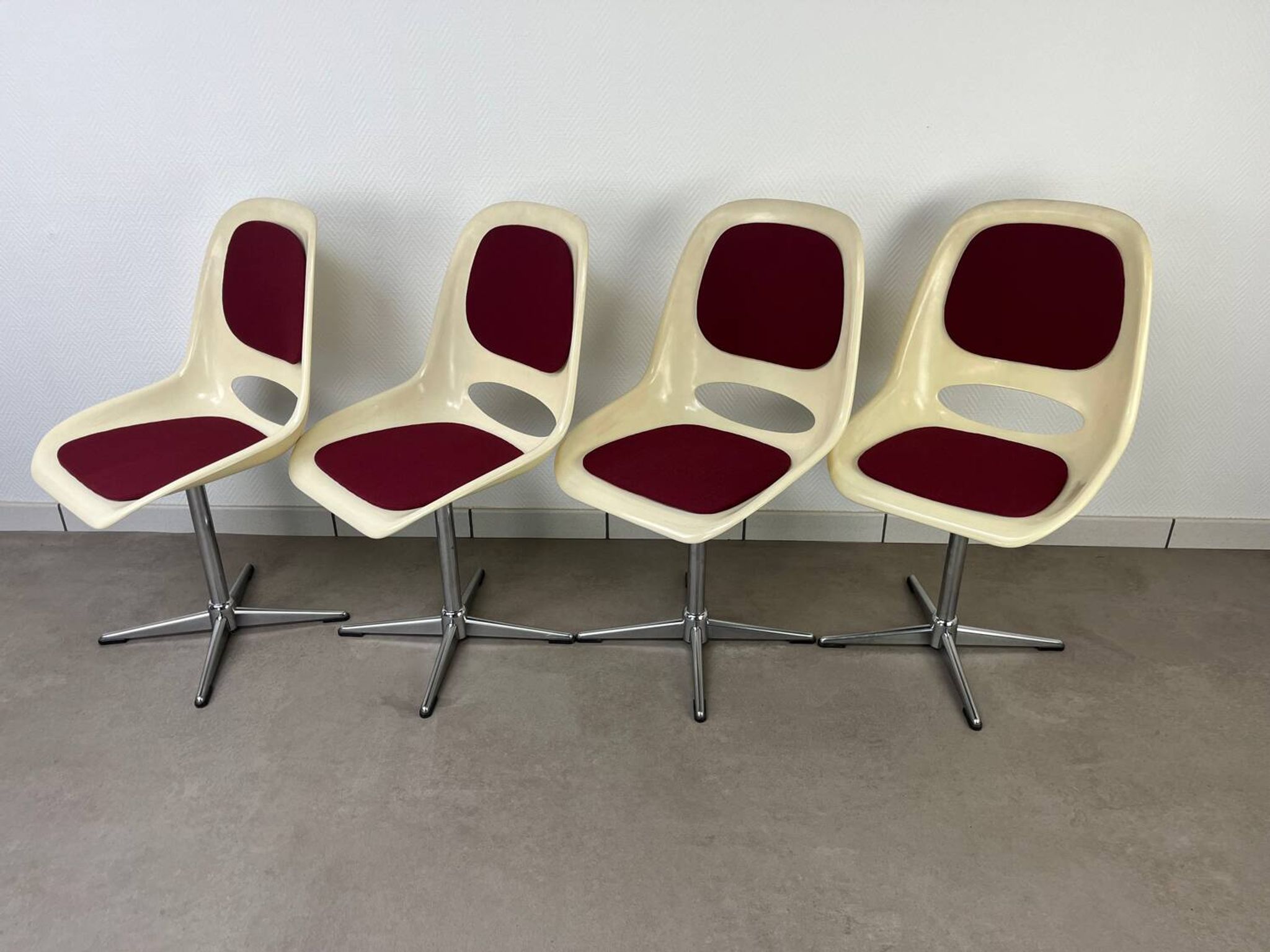 4 chaises Space Age, coque années 70 pour Lockhausen