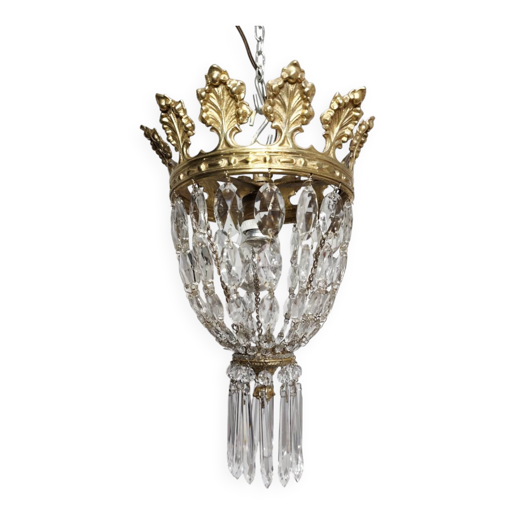 Lámpara de techo de cristales. España, 1950s.