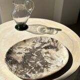 Very large empty pocket or dish in petrified wood