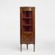 Vitrine d'angle de style Louis XV avec vitre cintrée, vers 1950