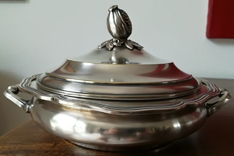 Vases in Grenada in silver metal