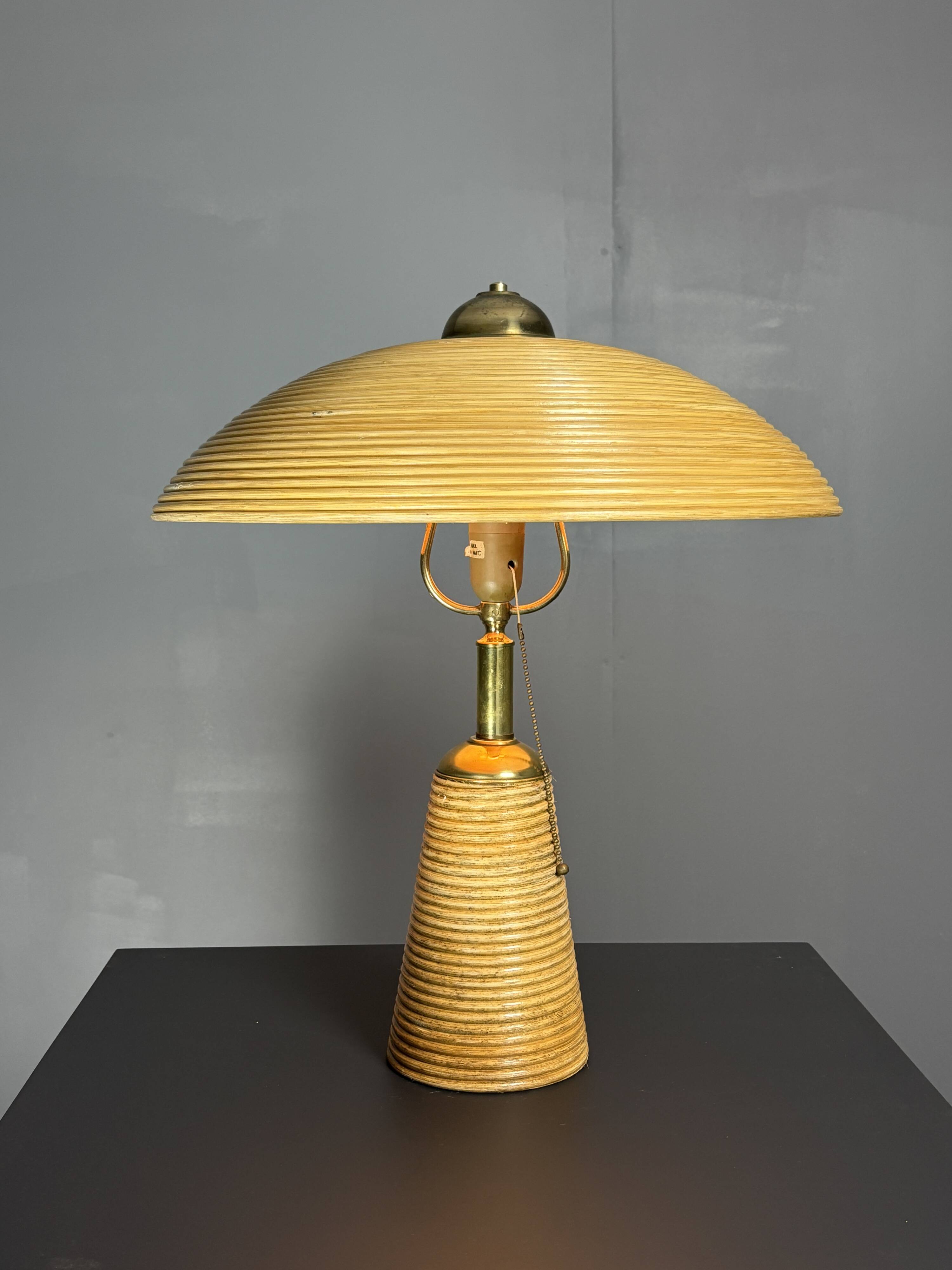 Lampe de table en rotin, bambou et laiton, Italie années 1970