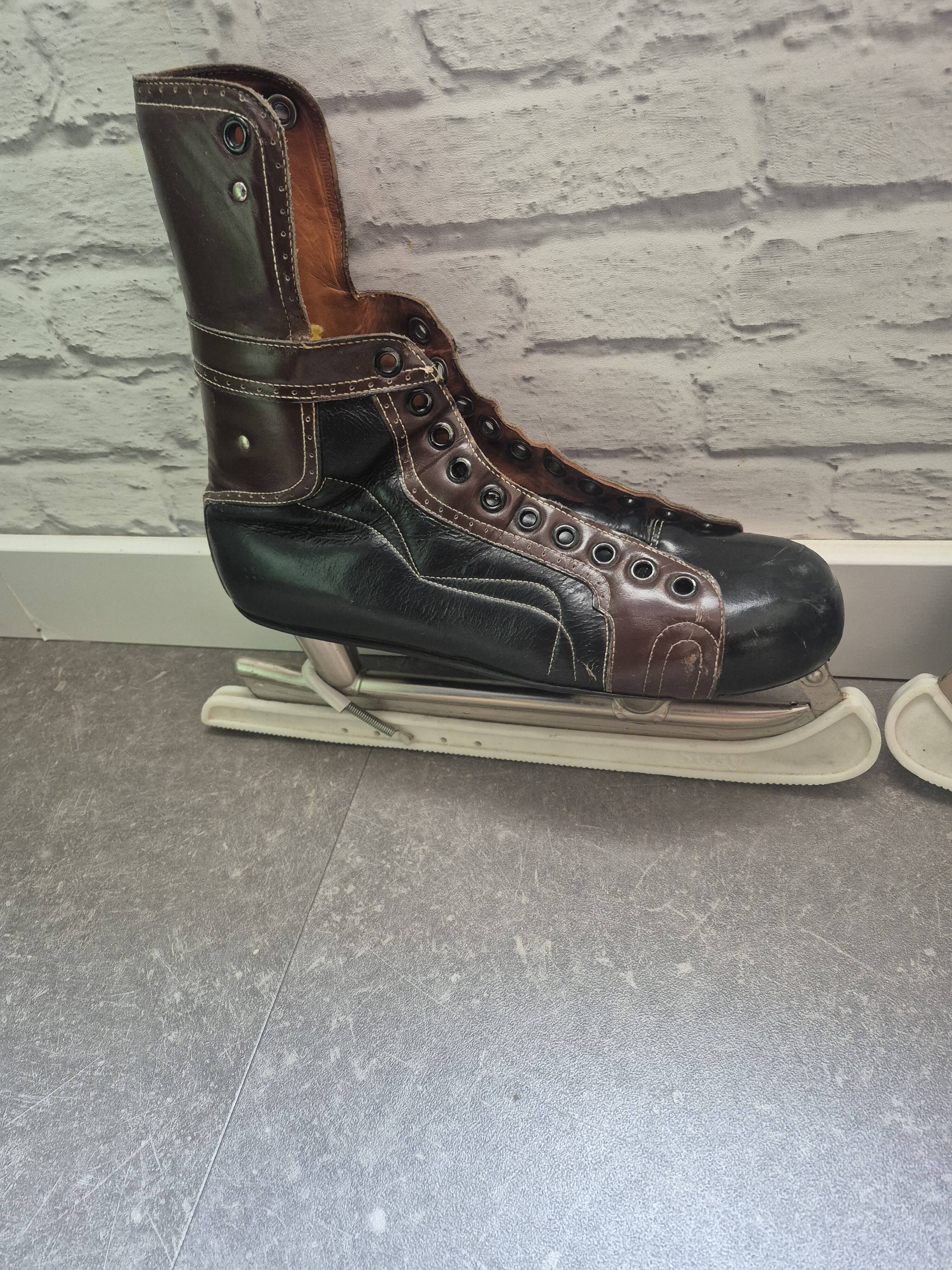 Vintage leather ice skates Kovopol