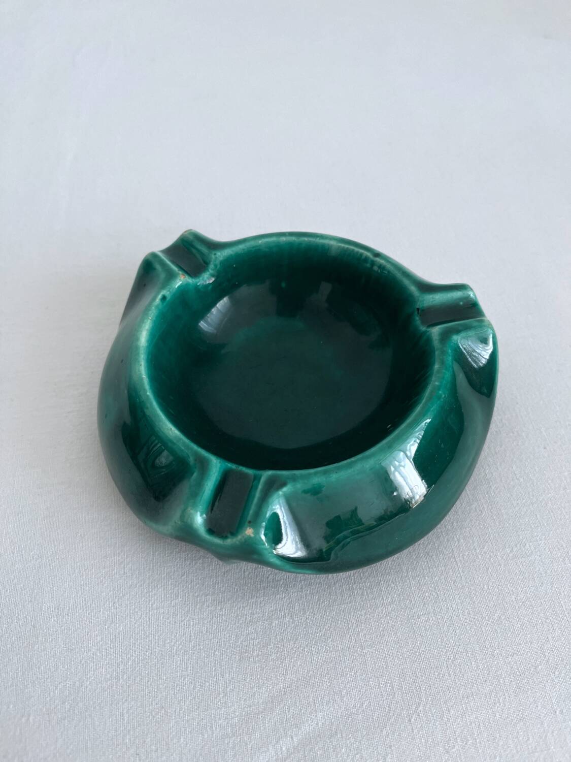 Cendrier en céramique vert vintage