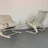 Ensemble de deux chaises longues blanches Space Age, années 1970
