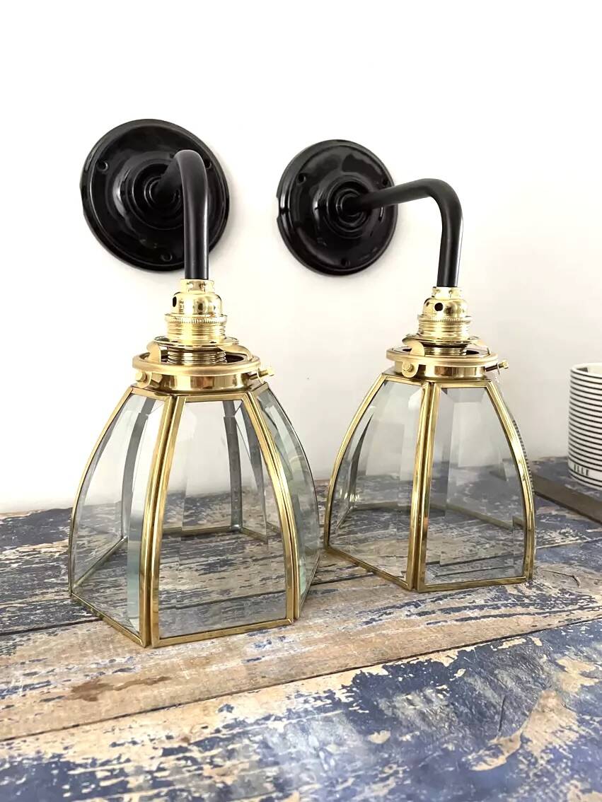 Paire d’appliques vintage en verre et laiton