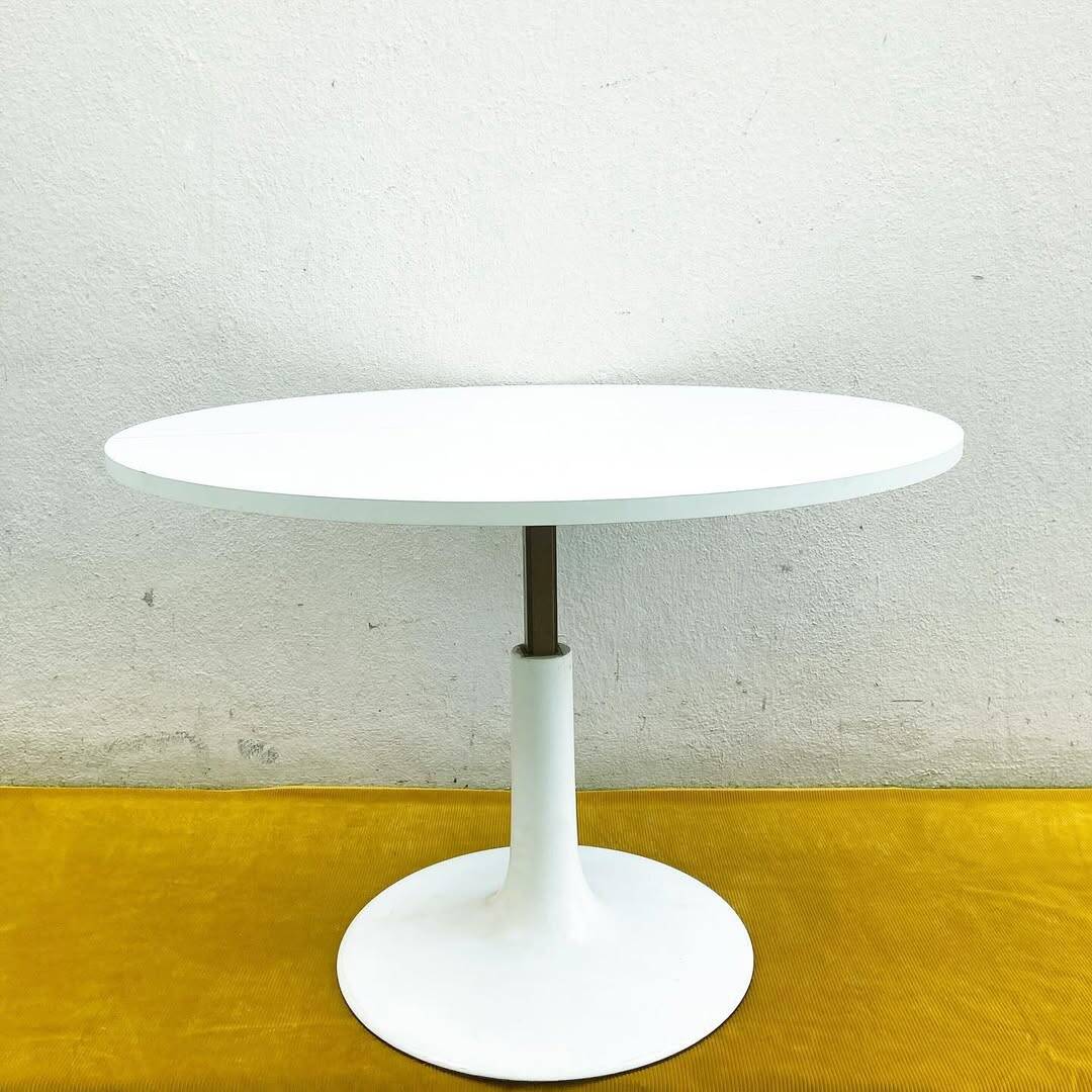 Tulip table 100cm adjustable in height and width