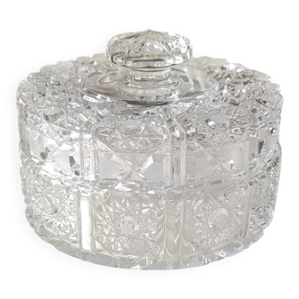 Round crystal bonbonnière, cut Bohemian style. Star patterns. Diameter 15 cm.