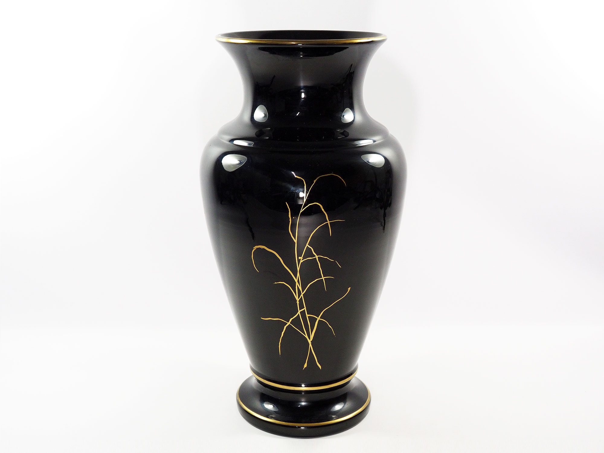 Art Nouveau vase in gold and silver enamelled glass hand painted