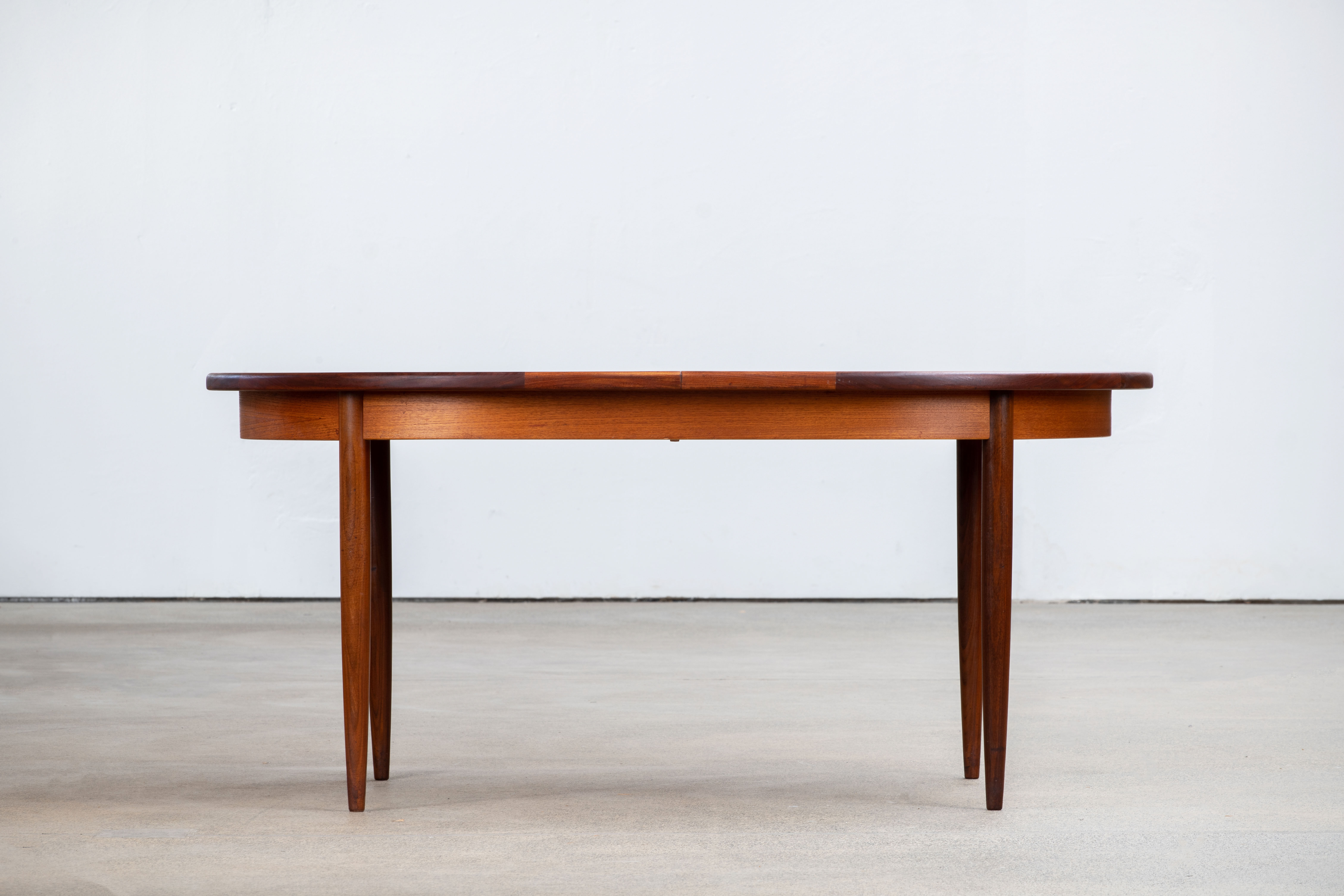 Vintage Scandinavian Table – 163 cm / 208 cm