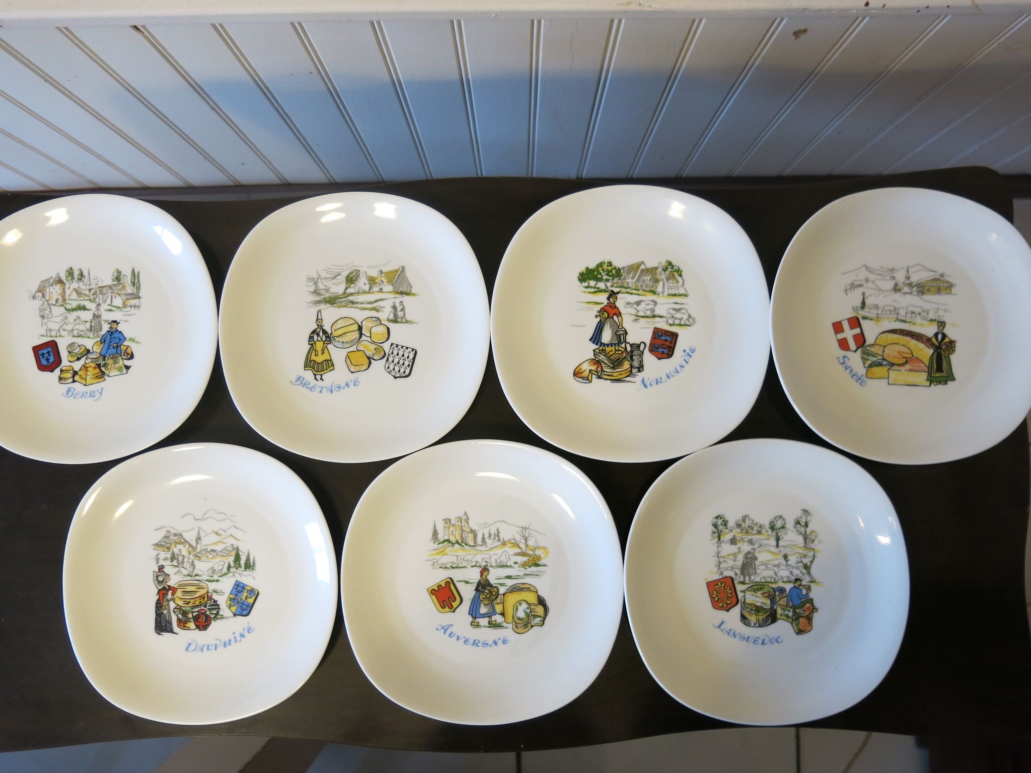 7 assiettes à fromage en haute porcelaine berry