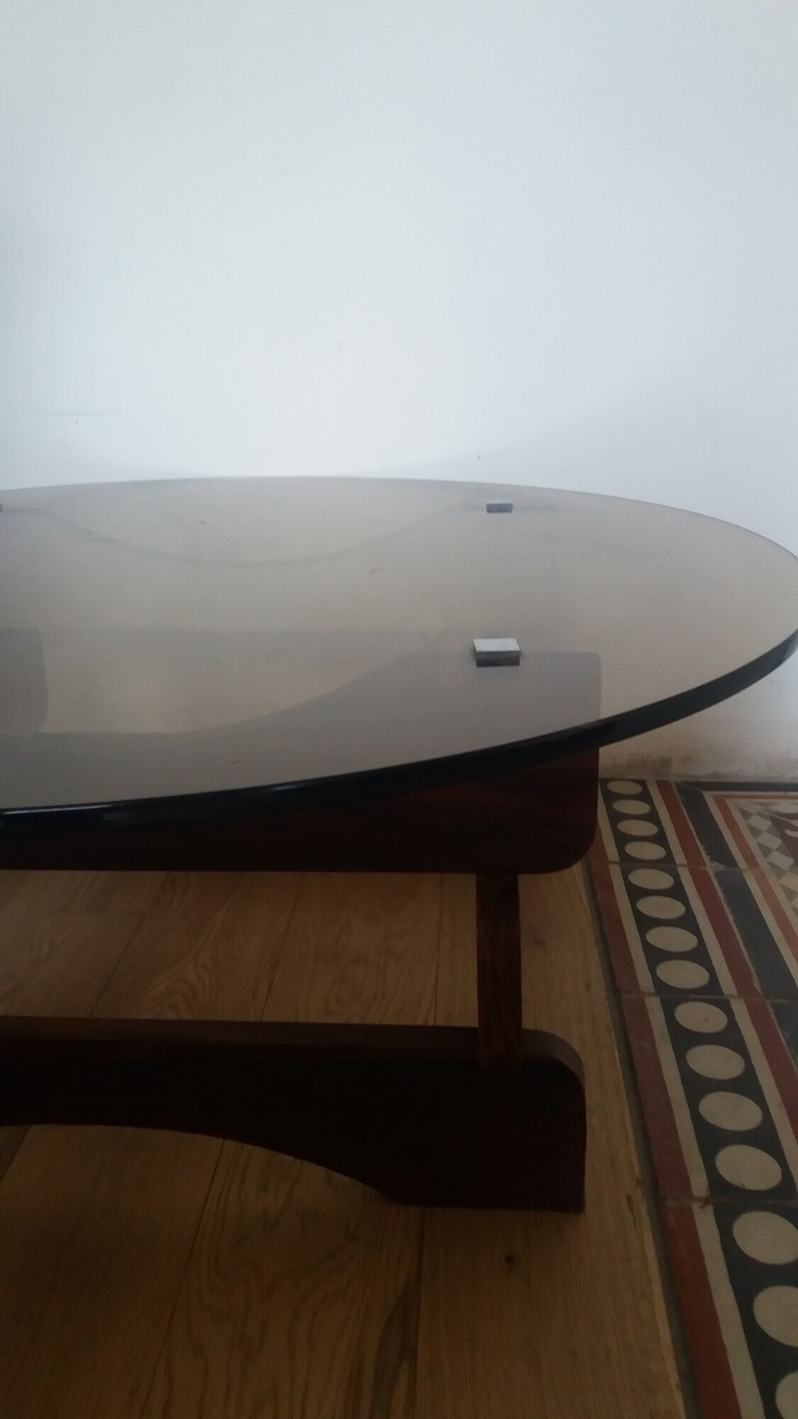 Coffee table of smoked glass and wood of the 1970s