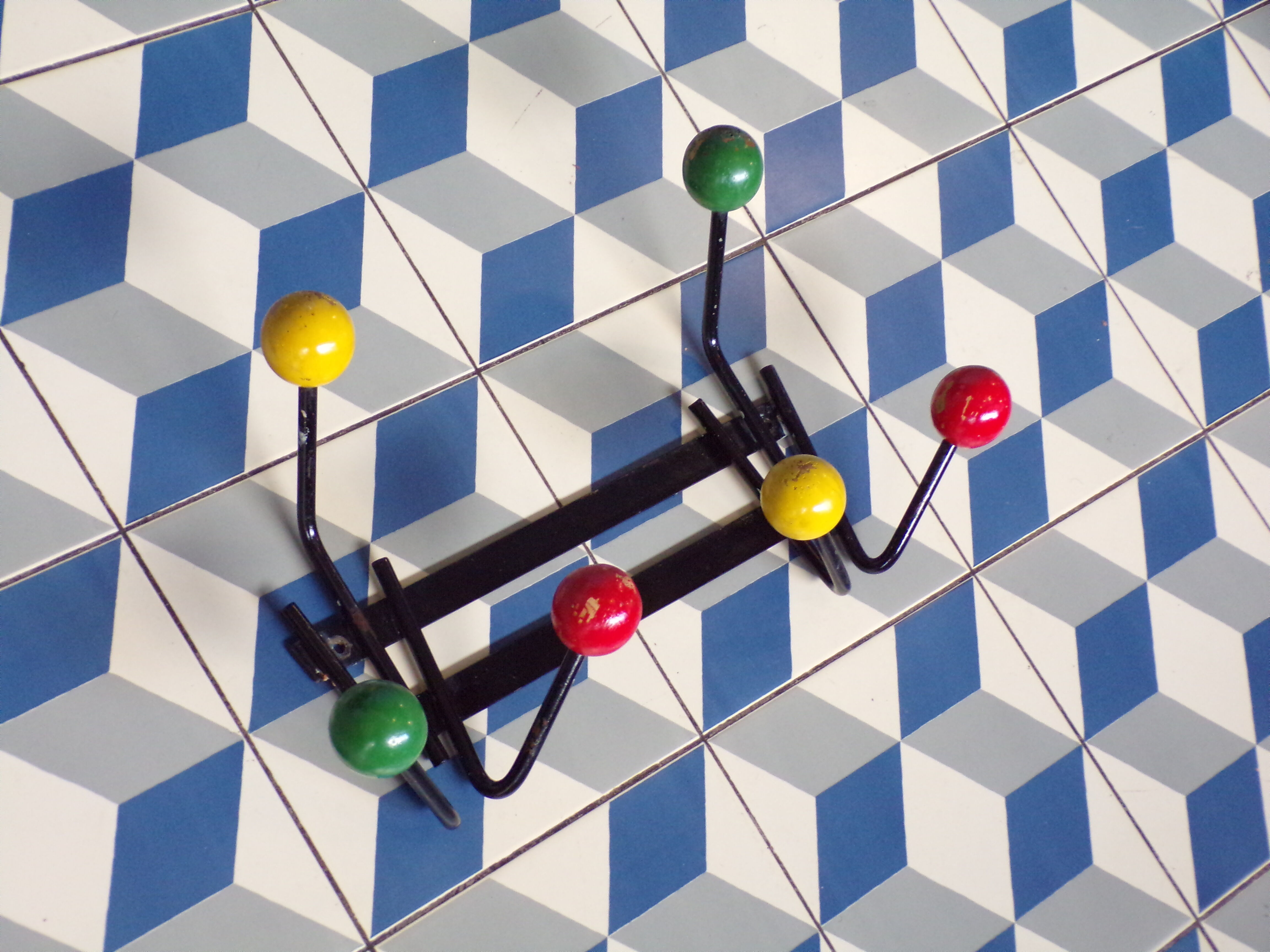 Vintage coat rack 6 balls