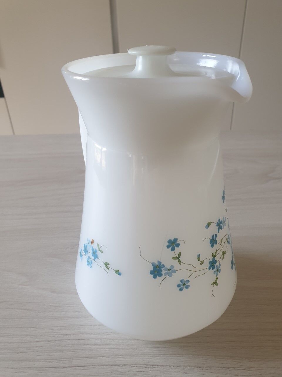 Pitcher Arcopal forget-me-not 70s