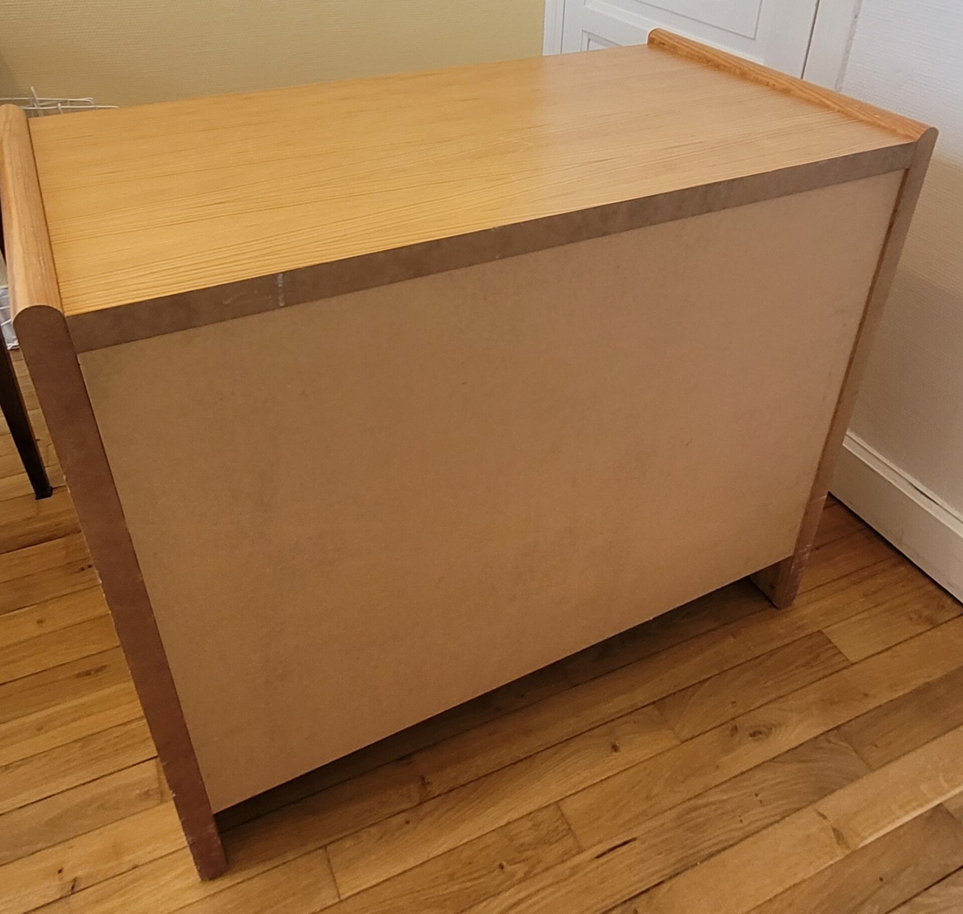 Pine chest of drawers Gautier