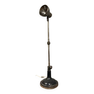 Design industriel du XXeme siècle: grande lampe à bras articulé