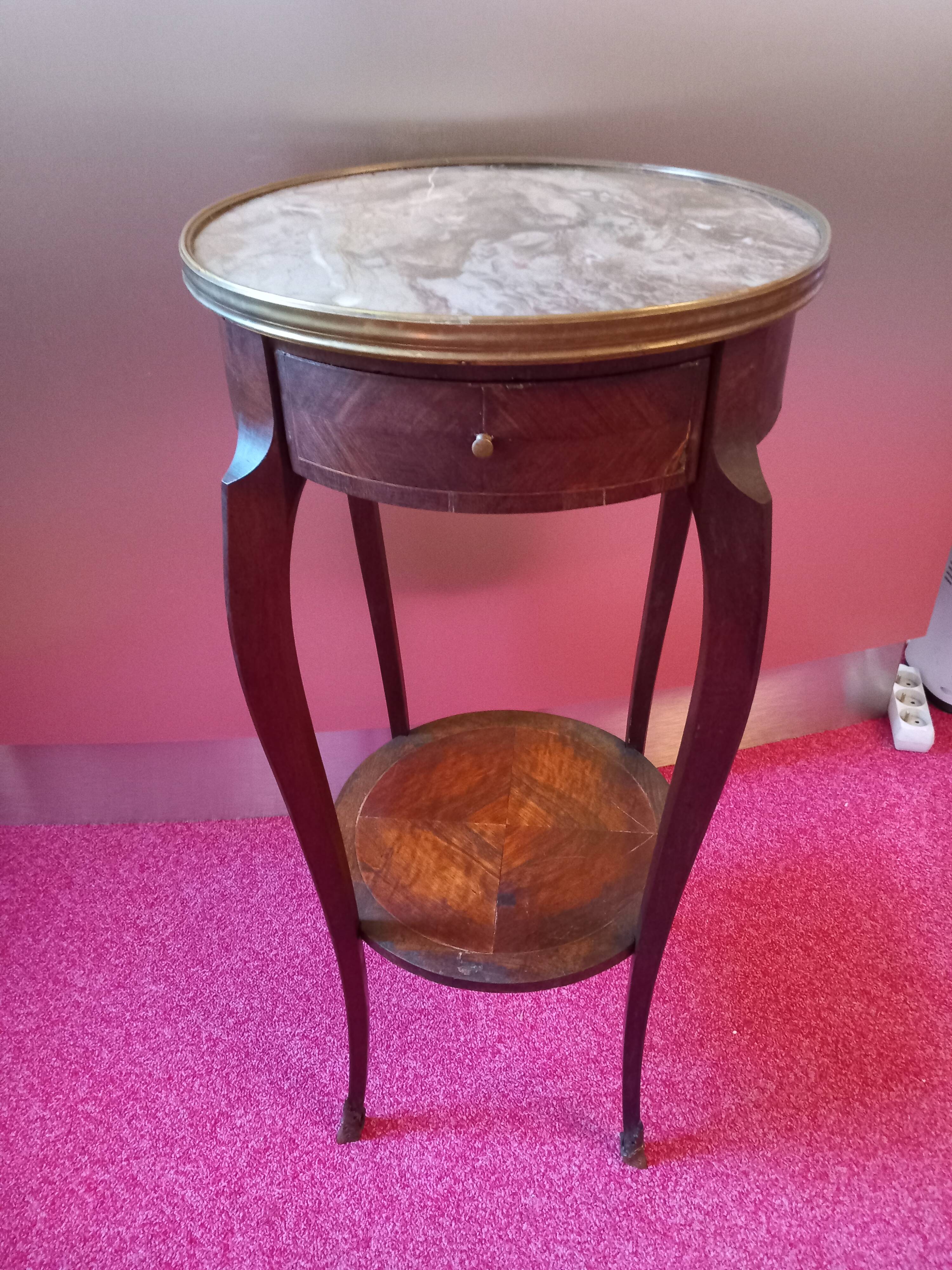 Gueridon style Louis XVI