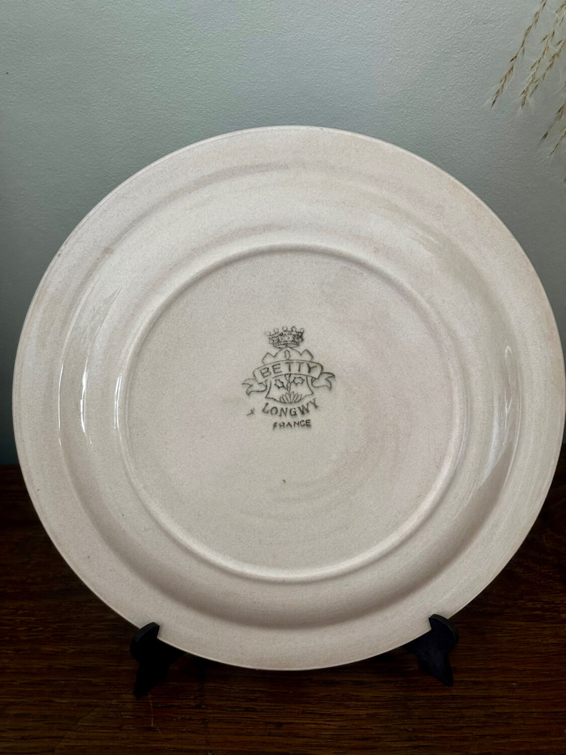 Vintage set of 6 Longwy Betty dessert plates.