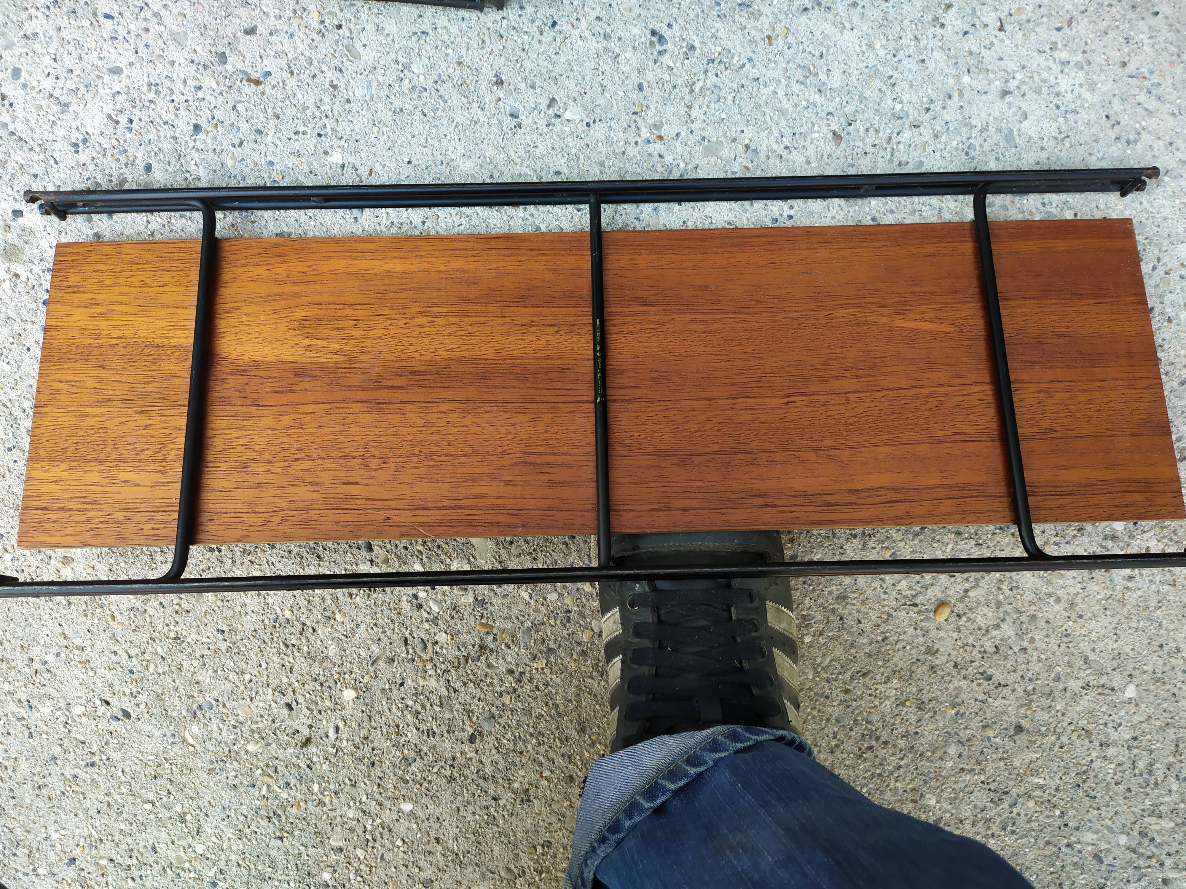 Flexible shelves metal teak