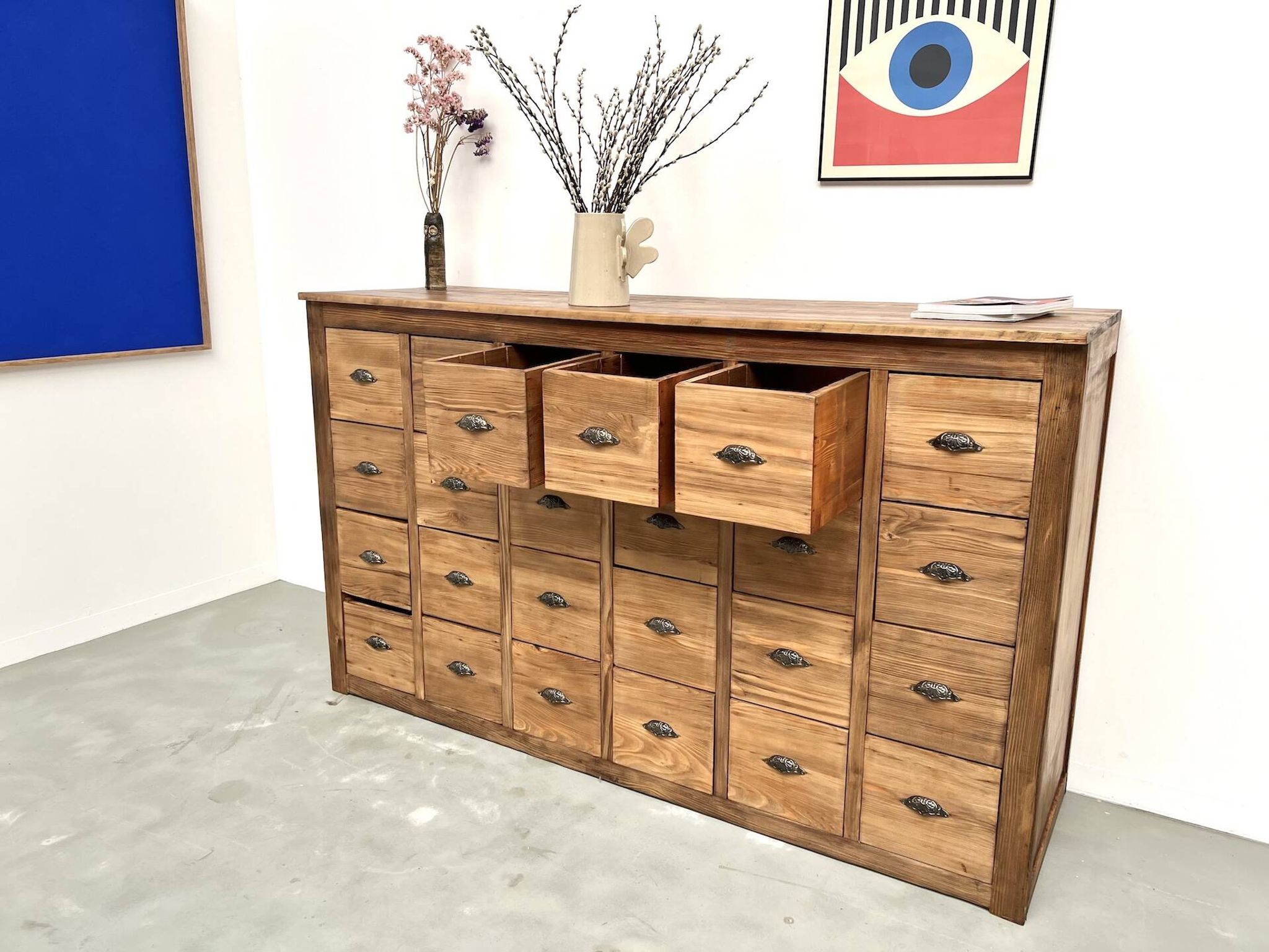 Craftsman's cabinet with 24 drawers in solid pine, 1950s.