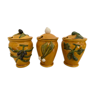 3 vintage kitchen pots