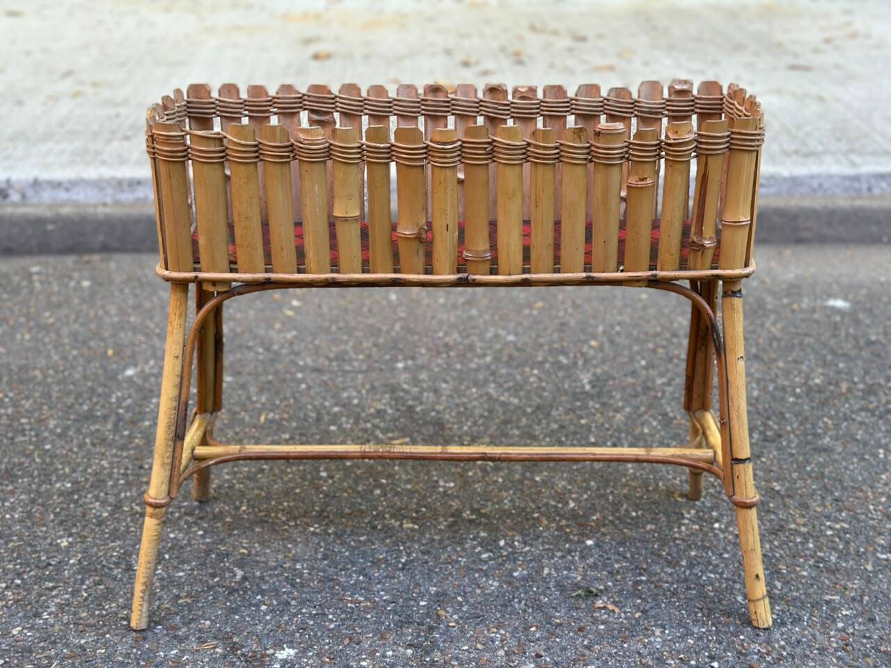 Vintage plant stand in rattan and bamboo, Bohemian 1970s.