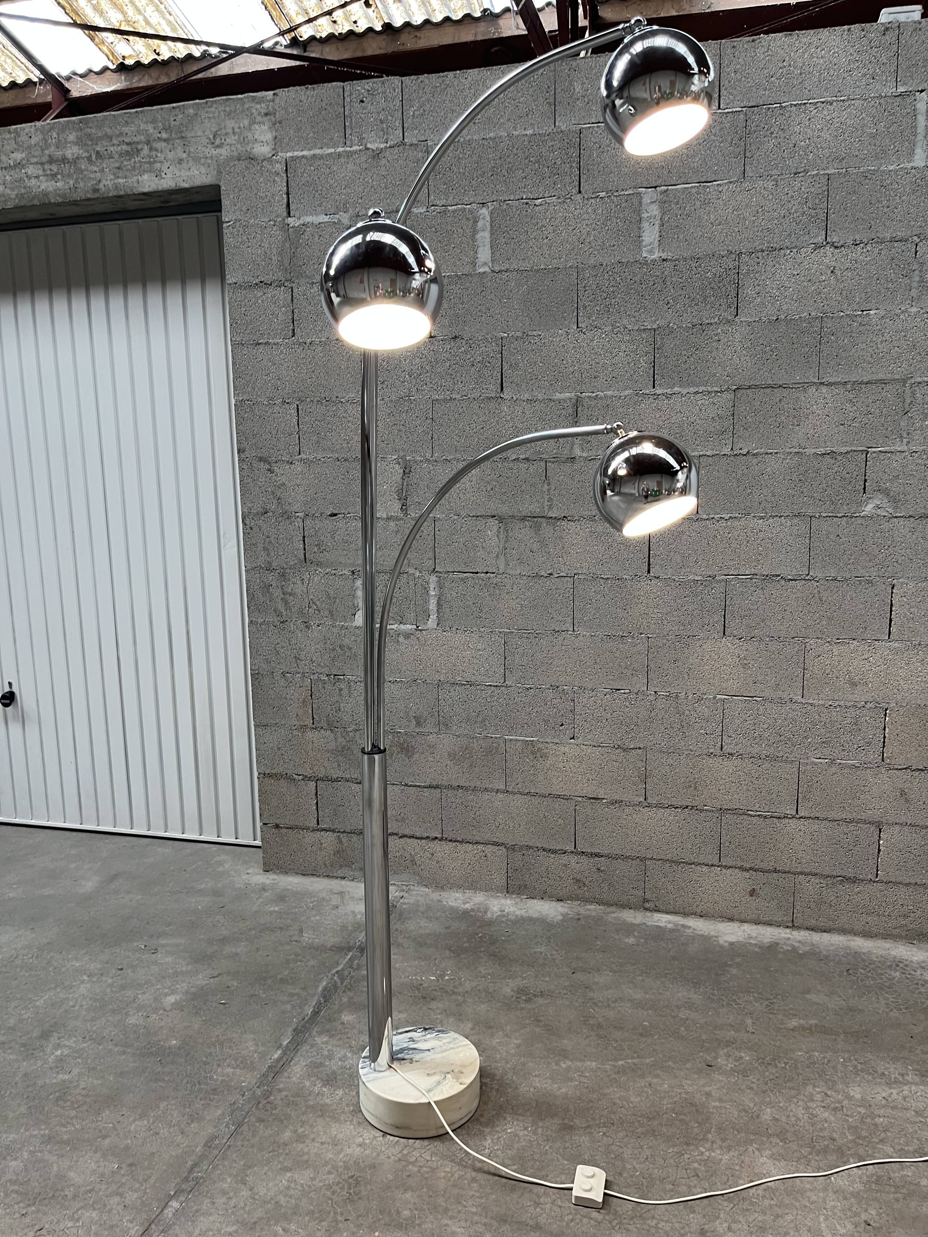 Lily of the valley floor lamp 1970 design Goffredo Reggiani