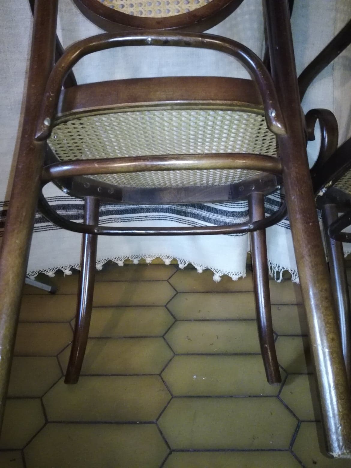 Pair of curved wooden armchairs and caning Thonet N ° 17 or long John 1920