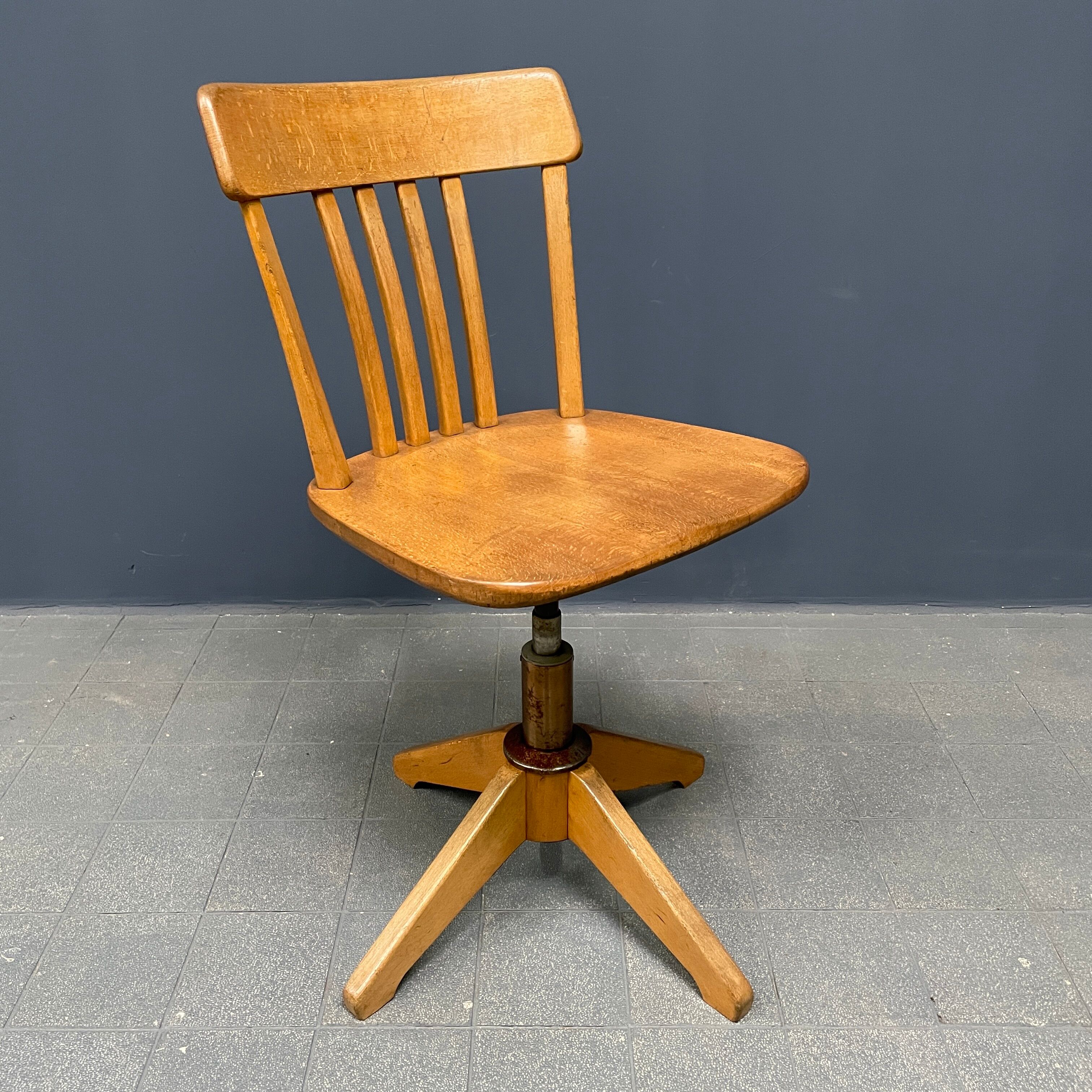 Beechwood Sedus desk chair from the 1950s.