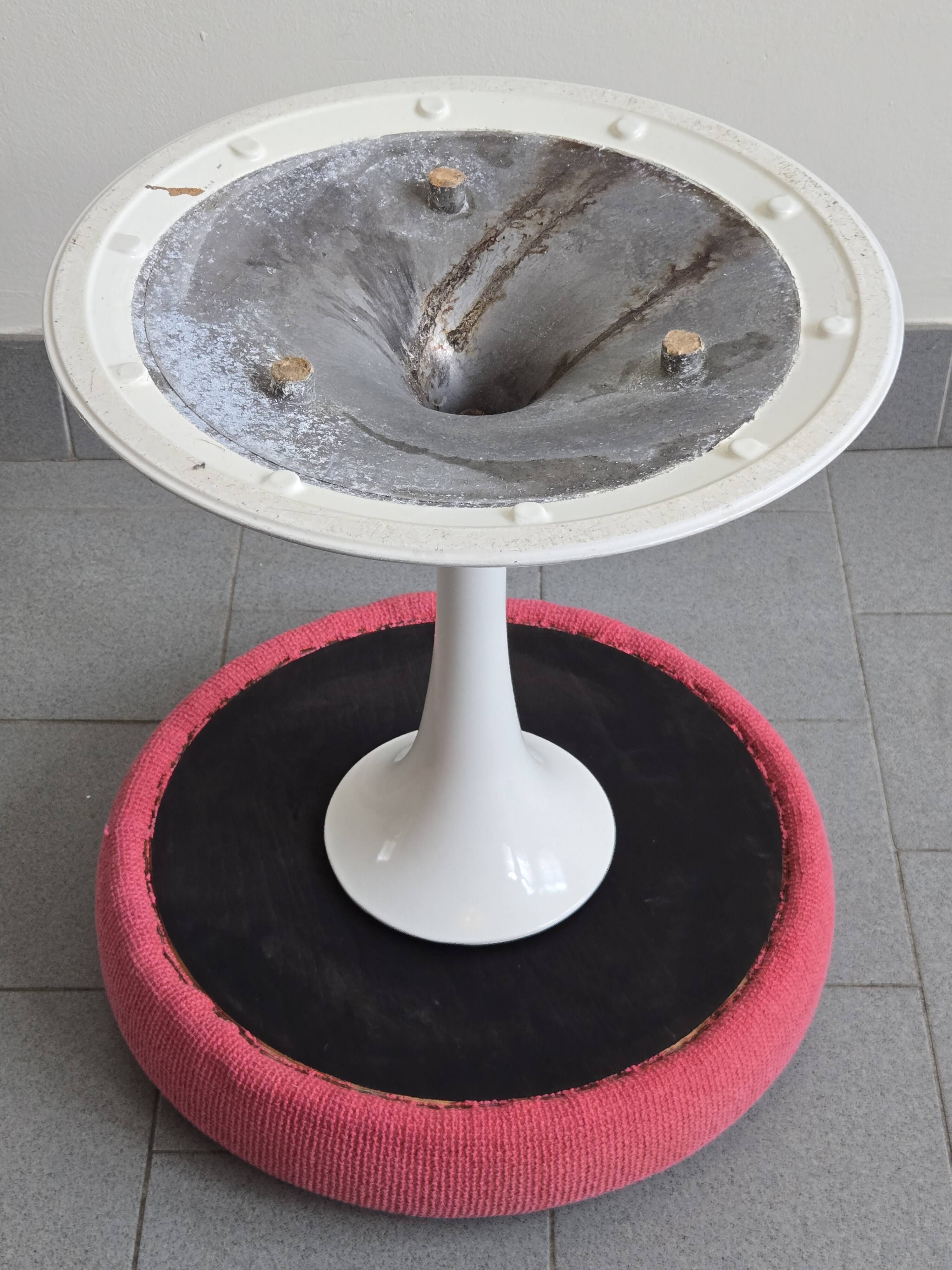 Knoll International Eero Saarinen stool 1970