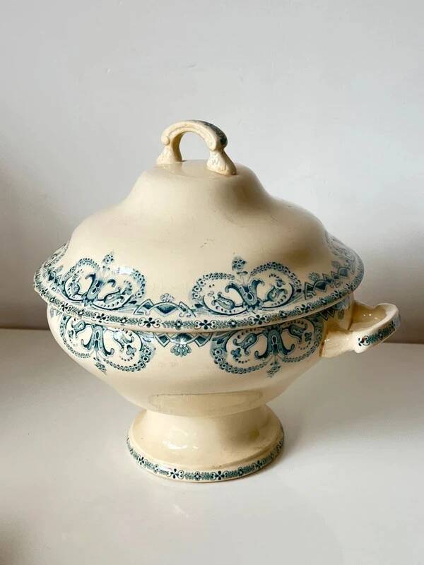 Soupière ancienne Terre de Fer – décor bleu – Planteurs de Caiffa « Guirlande » XIXème