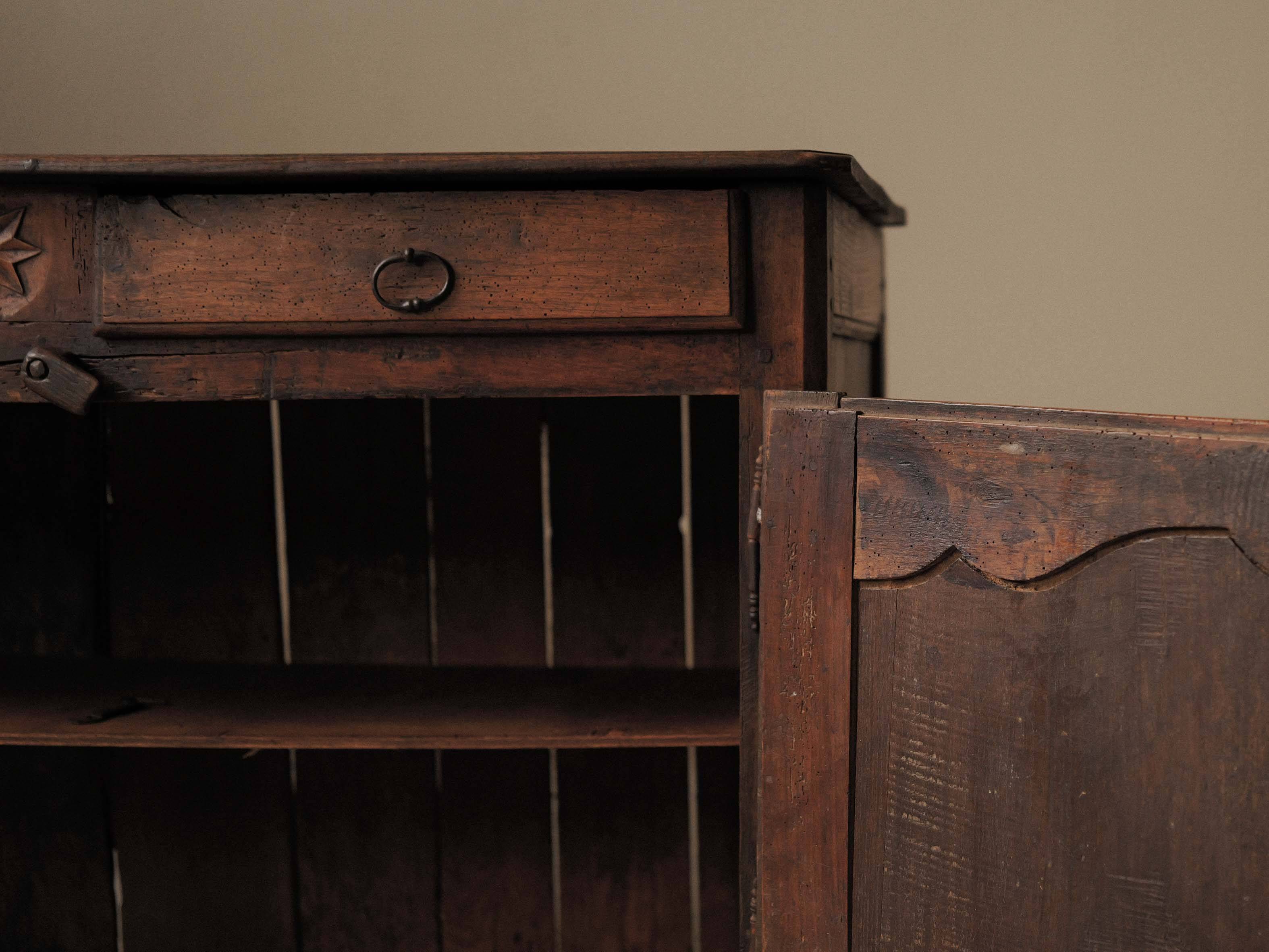 Country buffet in solid wood, Auvergne, 19th century