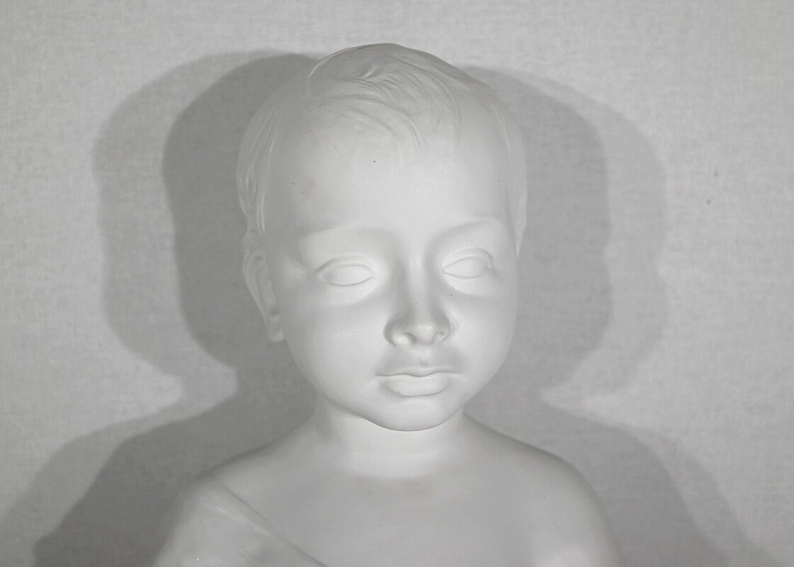 Children's bust in biscuit of limoges – early twentieth century