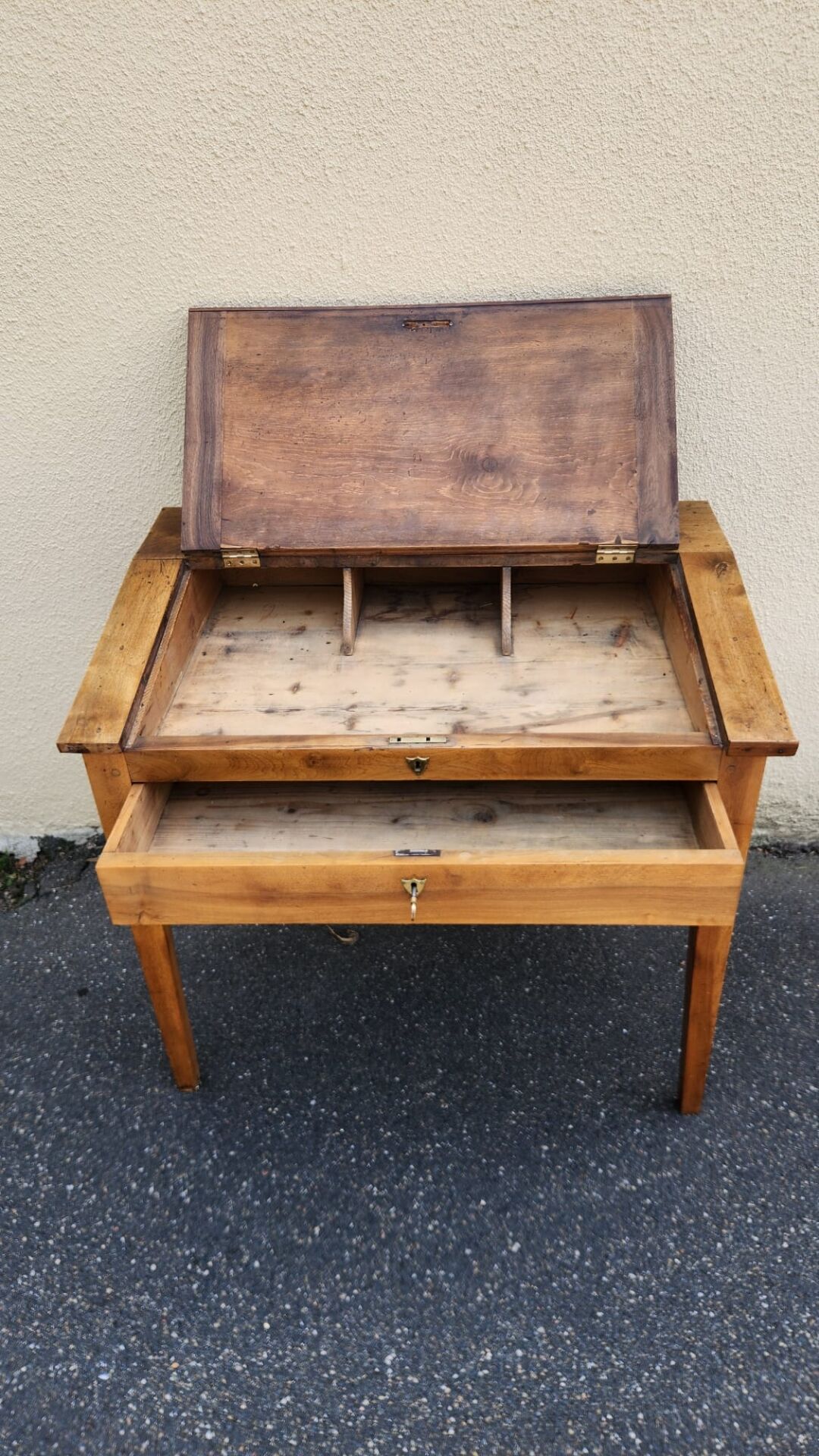 Antique wooden desk from 1920/1940.