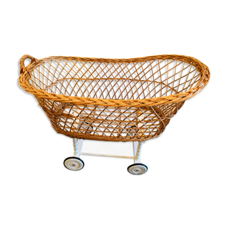 Rattan cradle