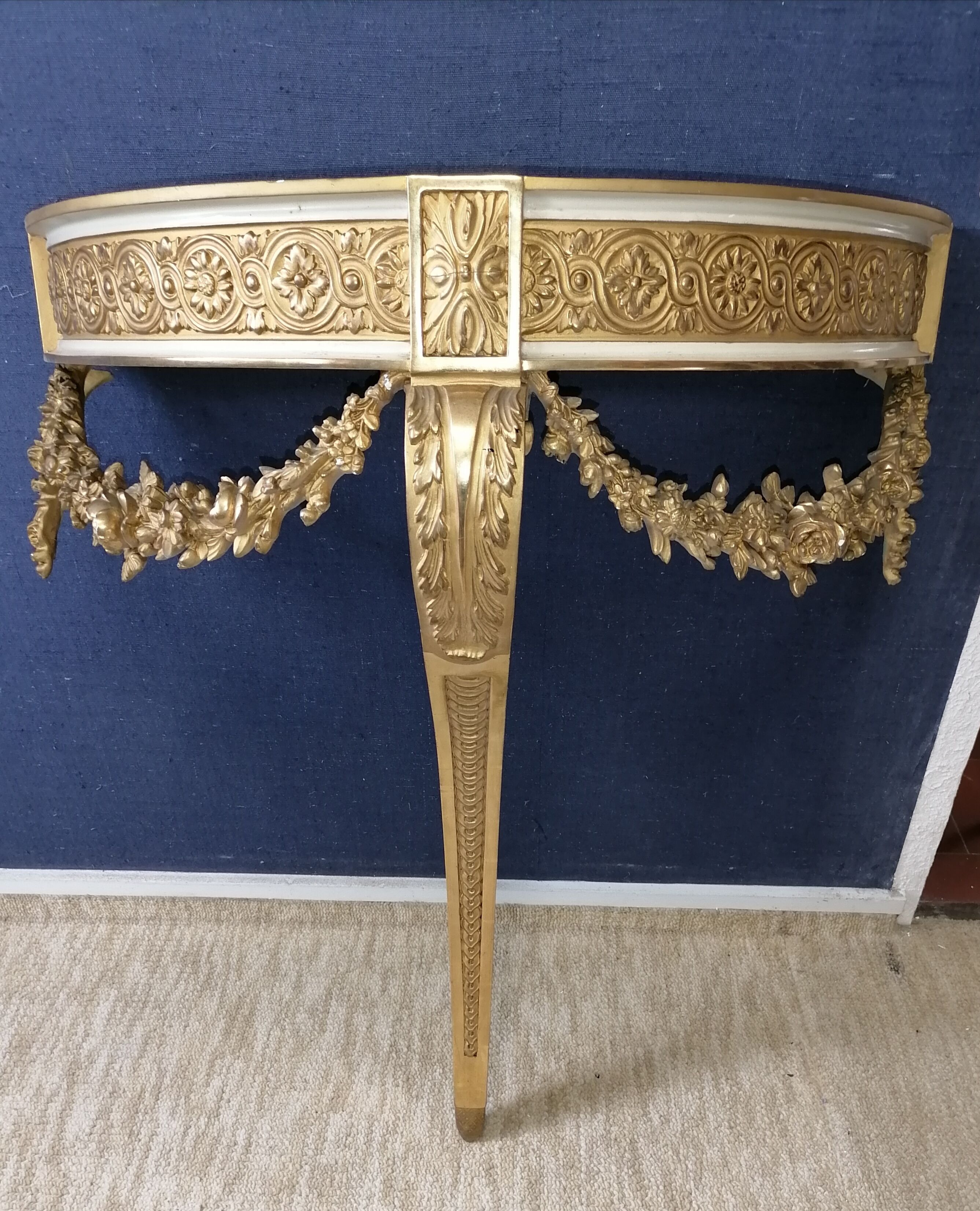 Console bois doré en applique