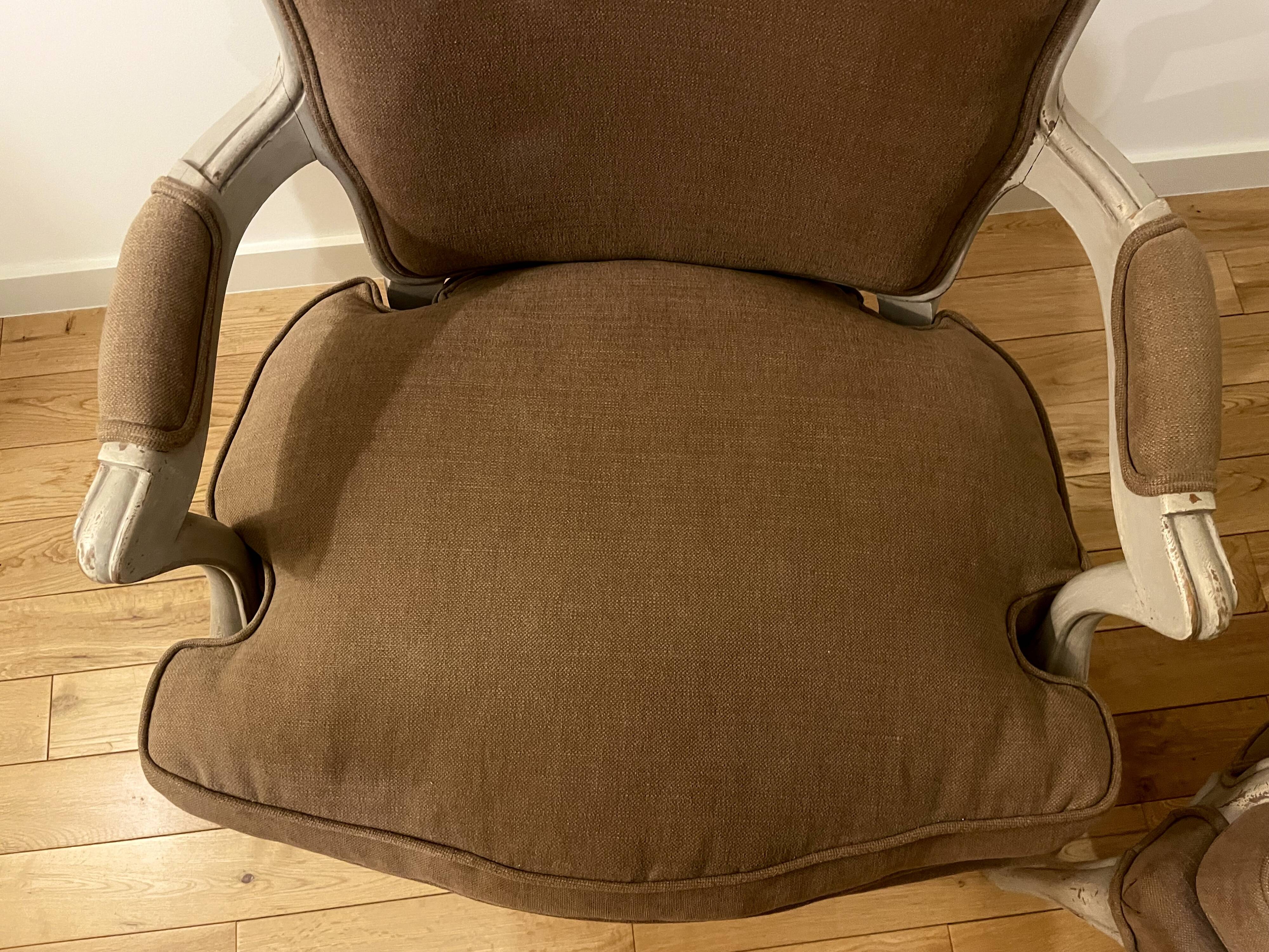 Paire de fauteuils de style Louis XV